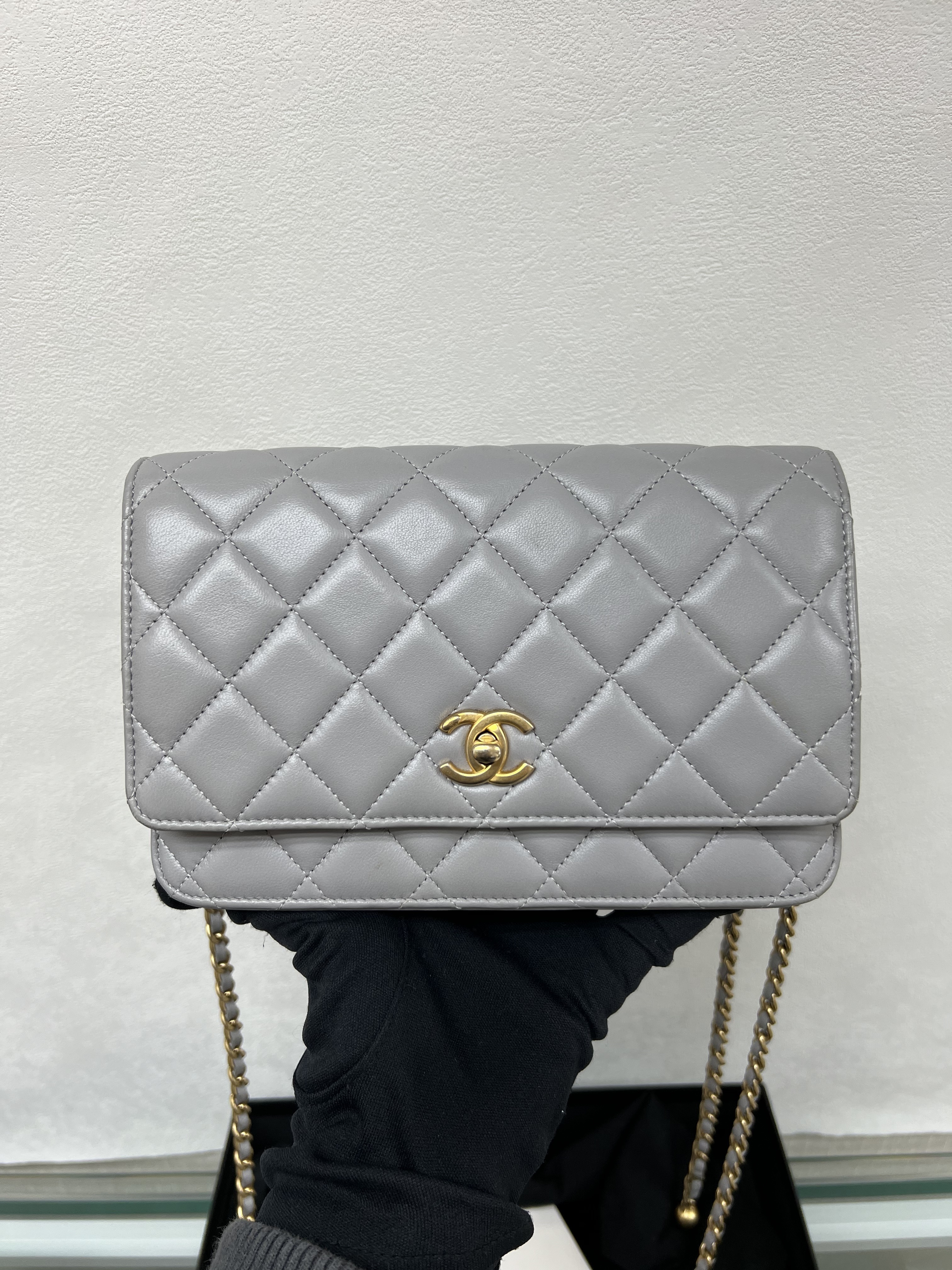 Chanel wallet on chain / woc with pearl crush 金球(grey lambskin)