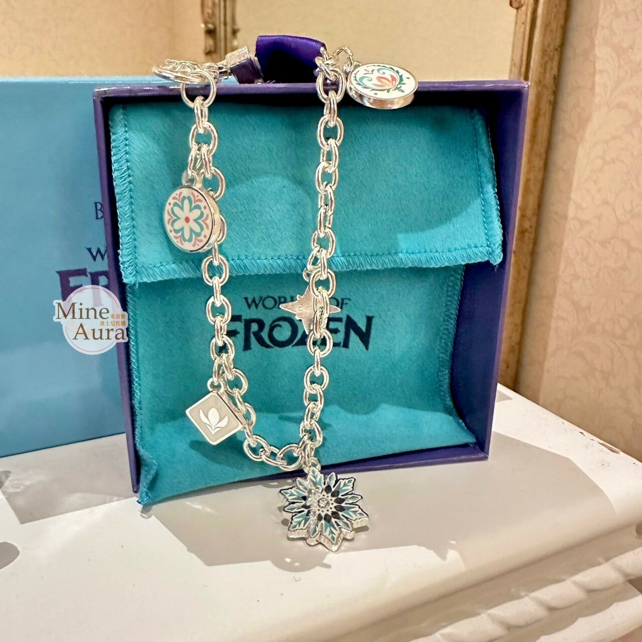 World of Frozen 限定 圓牌 雪花 綴飾 手鍊 (防塵袋/盒裝) 冰雪奇緣 Frozen -香港迪士尼樂園