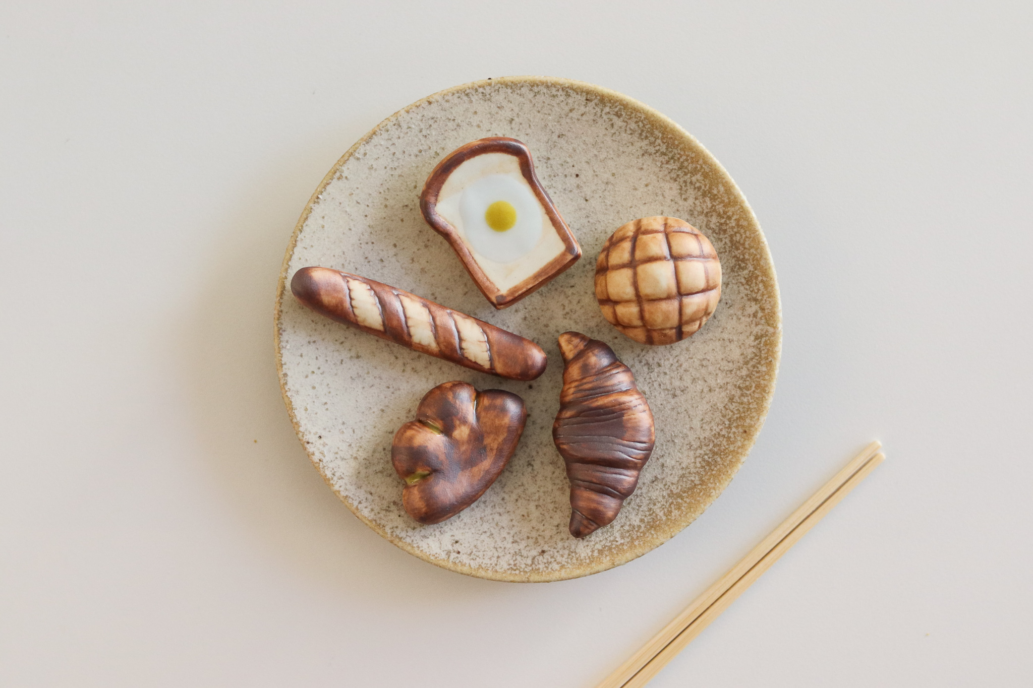 日本 波佐見燒 麵包系列 筷架