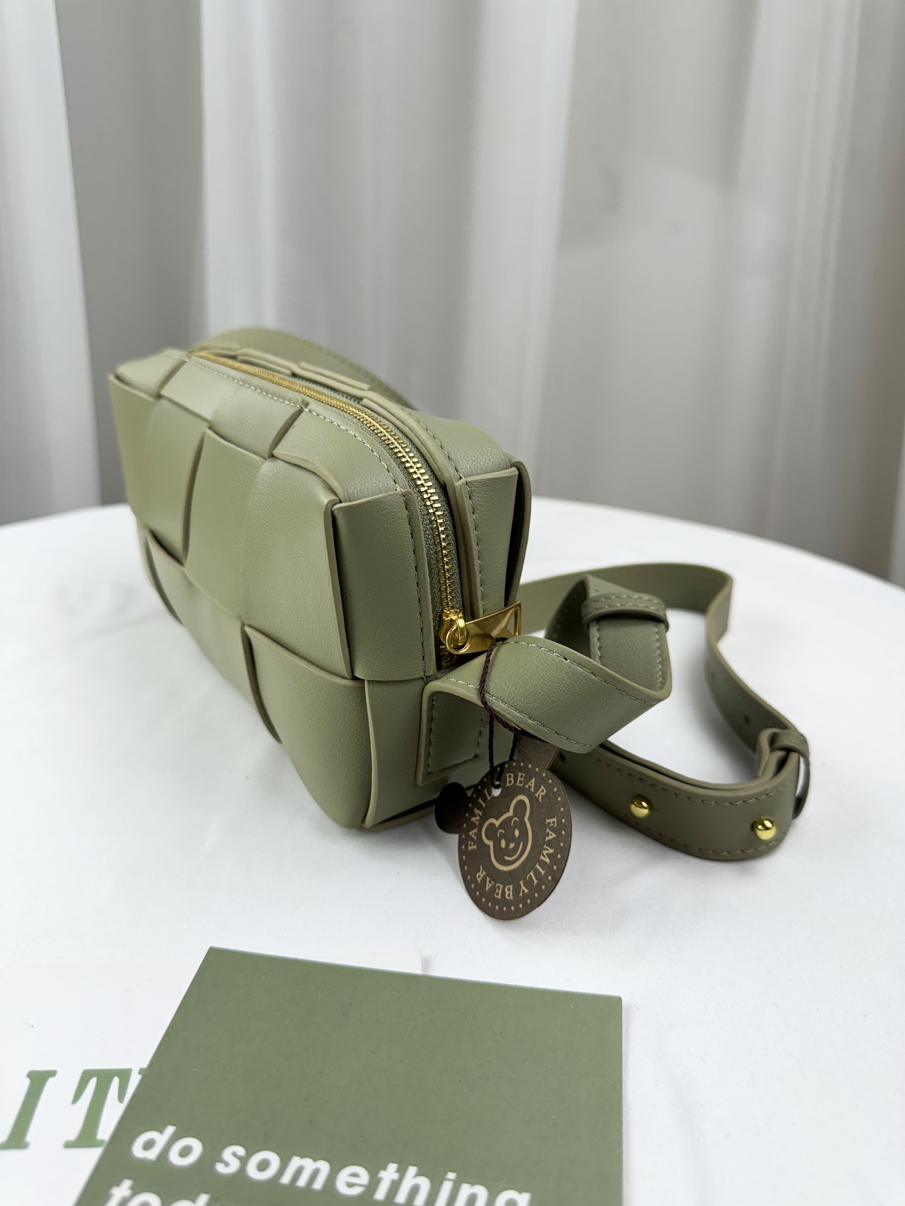 酪梨綠 寬編織真皮牛皮胸包 / 側背包 #SM-8709