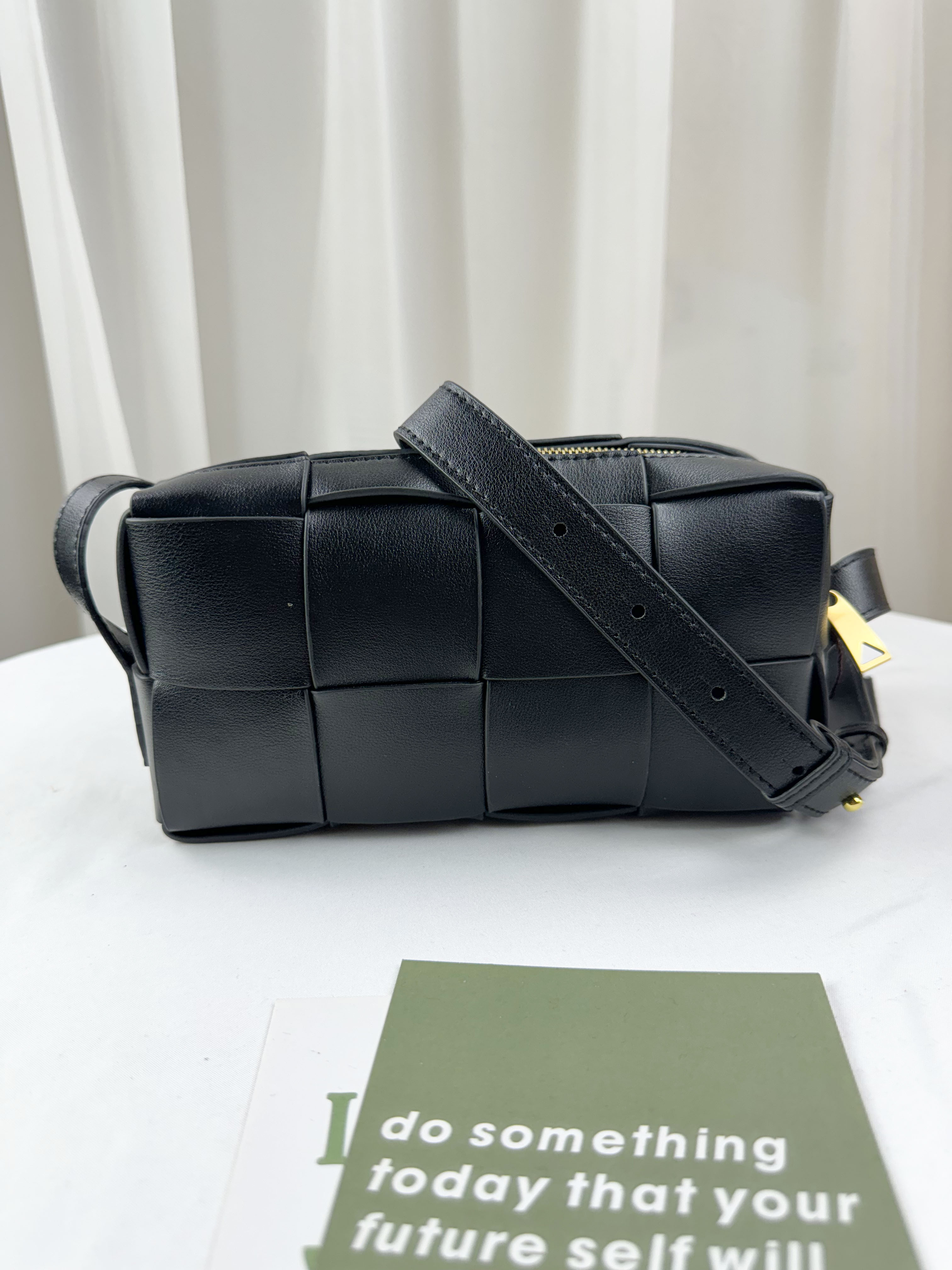 高級黑 寬編織真皮牛皮胸包 / 側背包 #SM-8709