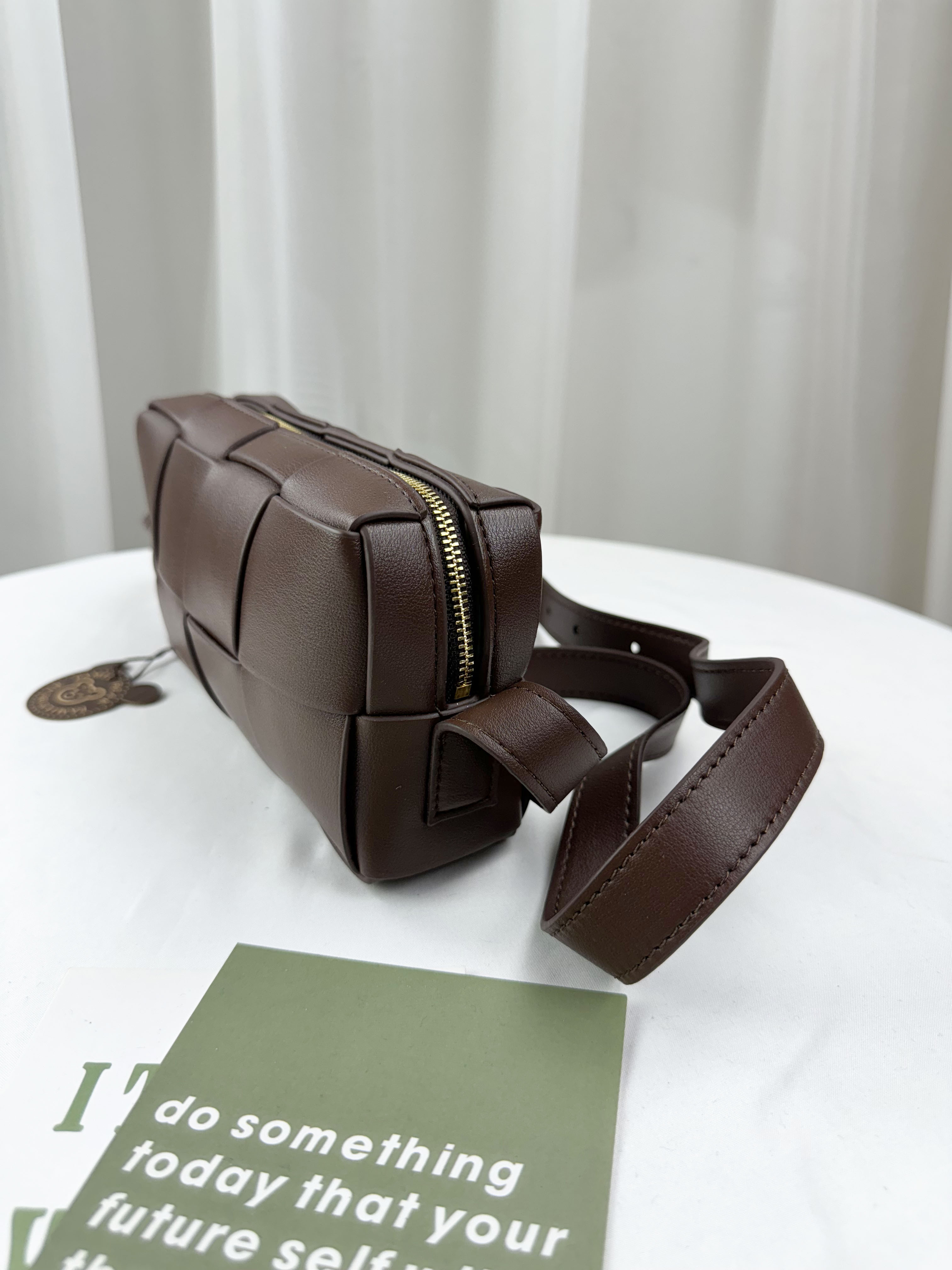 深咖啡 寬編織真皮牛皮胸包 / 側背包 #SM-8709