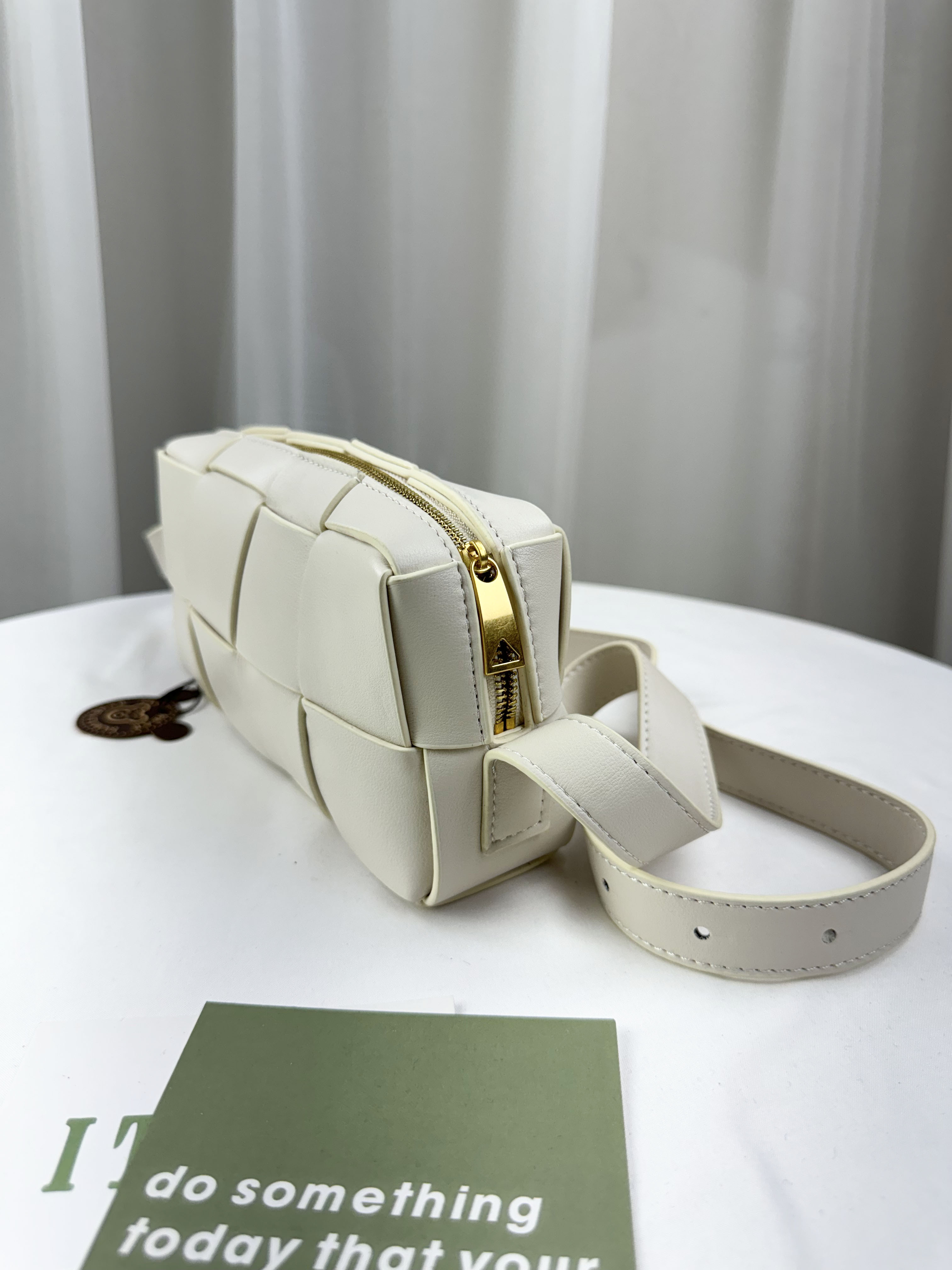 奶油白 寬編織真皮牛皮胸包 / 側背包 #SM-8709