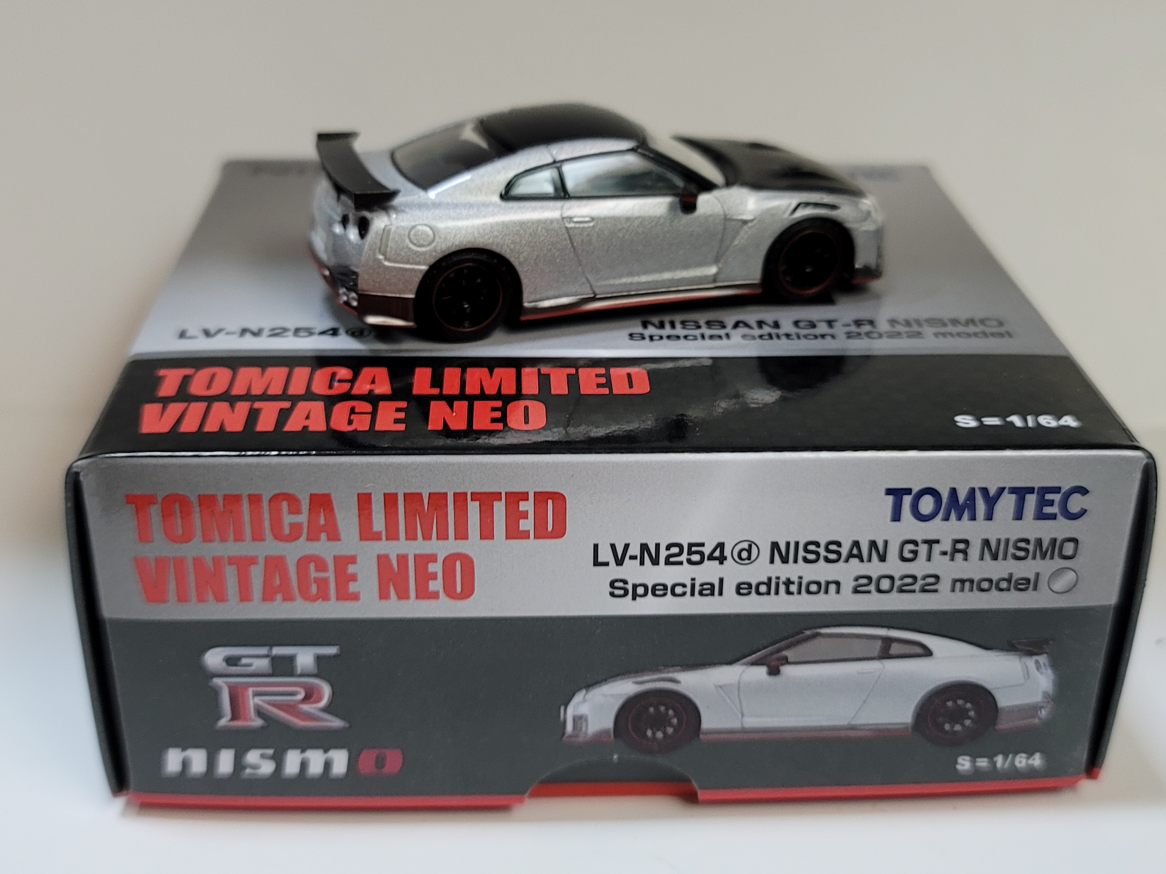 TOMYTEC LV-N254D NISSAN GTR R35 NISMO Silver Carbon Cover EUR 40,00 TOMYTEC LV-N254D NISSAN GTR R35 NISMO Silver Carbon Cover EUR 40,00