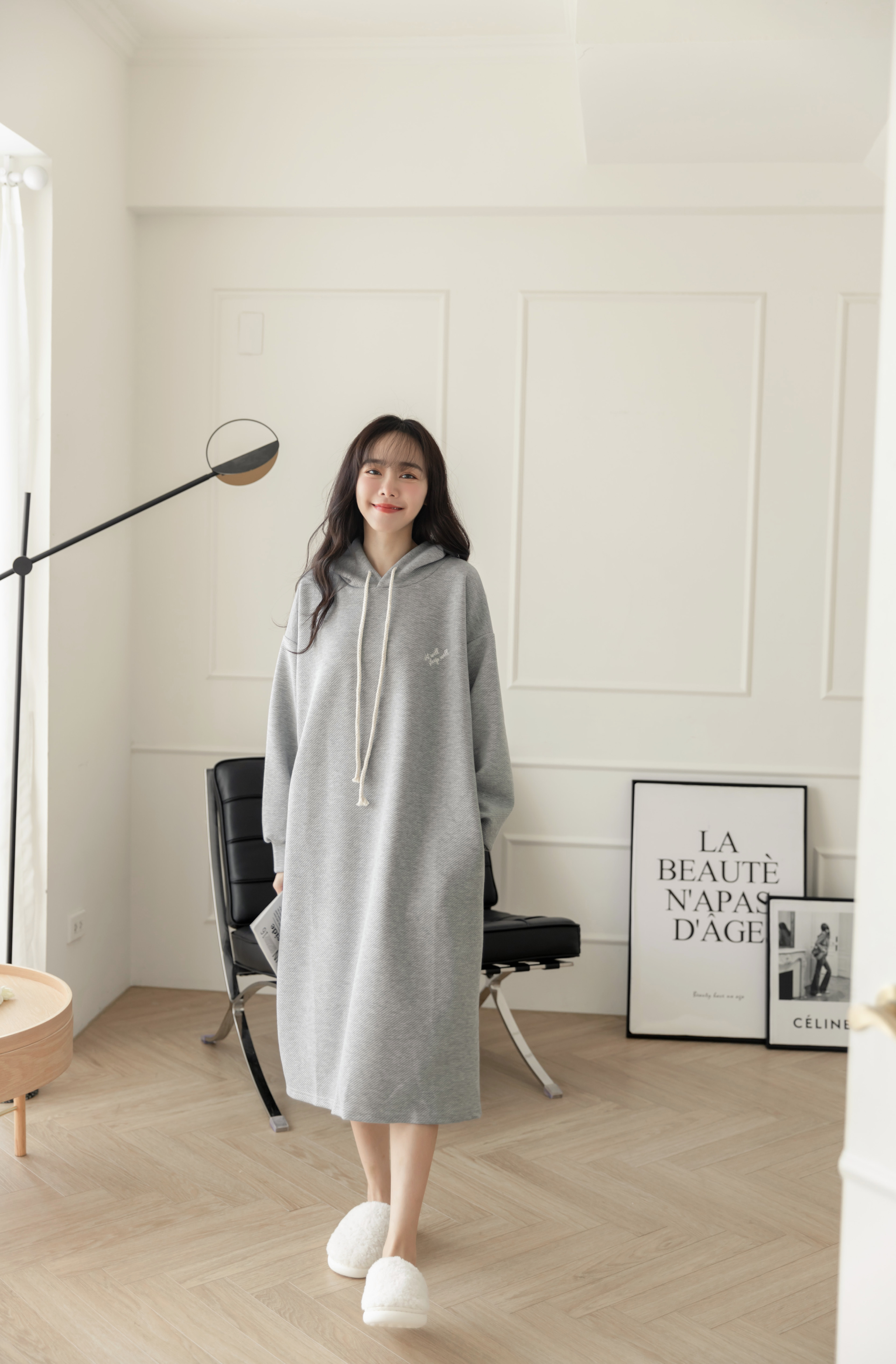 灰色連帽刺繡洋裝