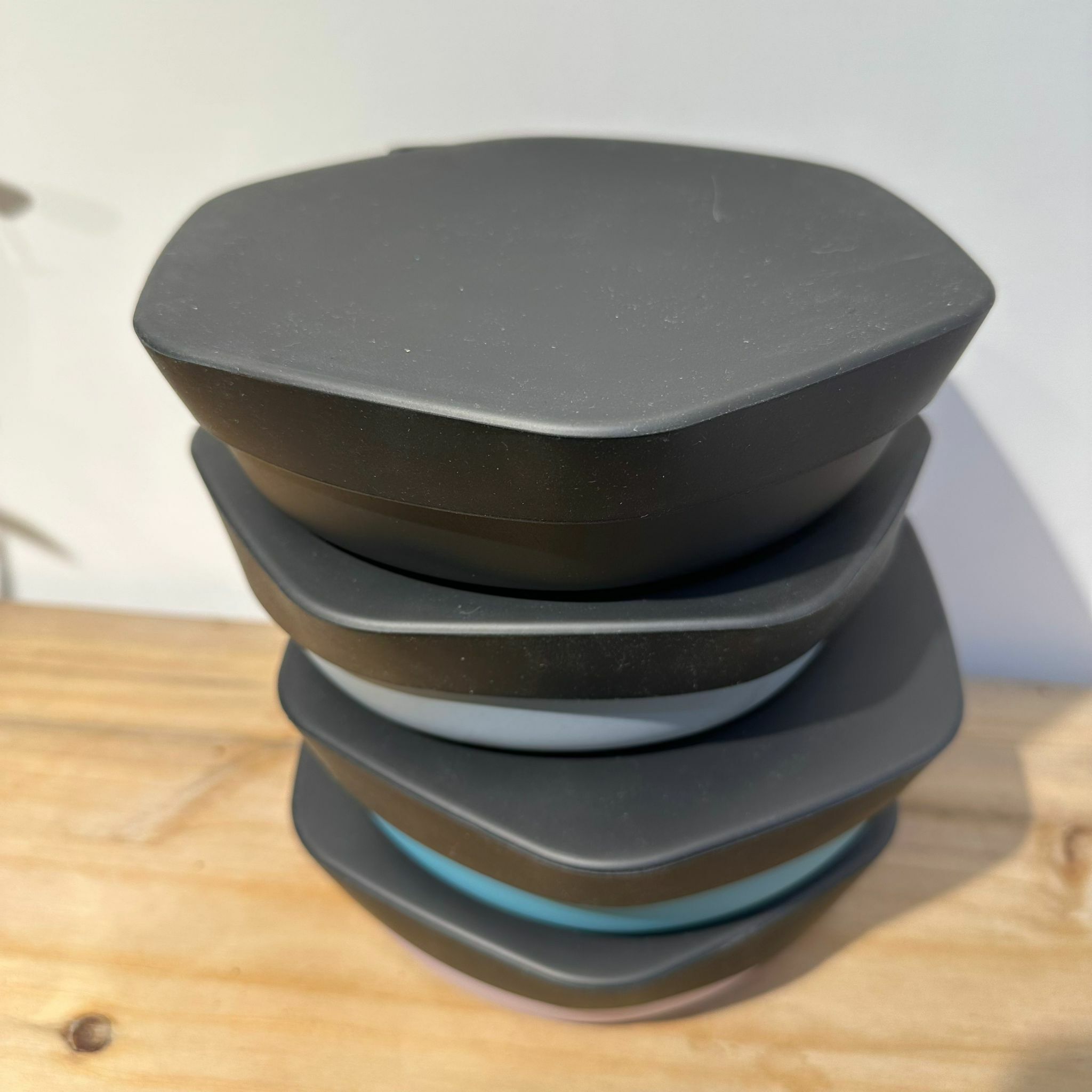 1119KM01 -KIDSME- 石墨烯六角碗 + 硅膠蓋 (黑色) (藍色) (紫色) (灰色) (A1)