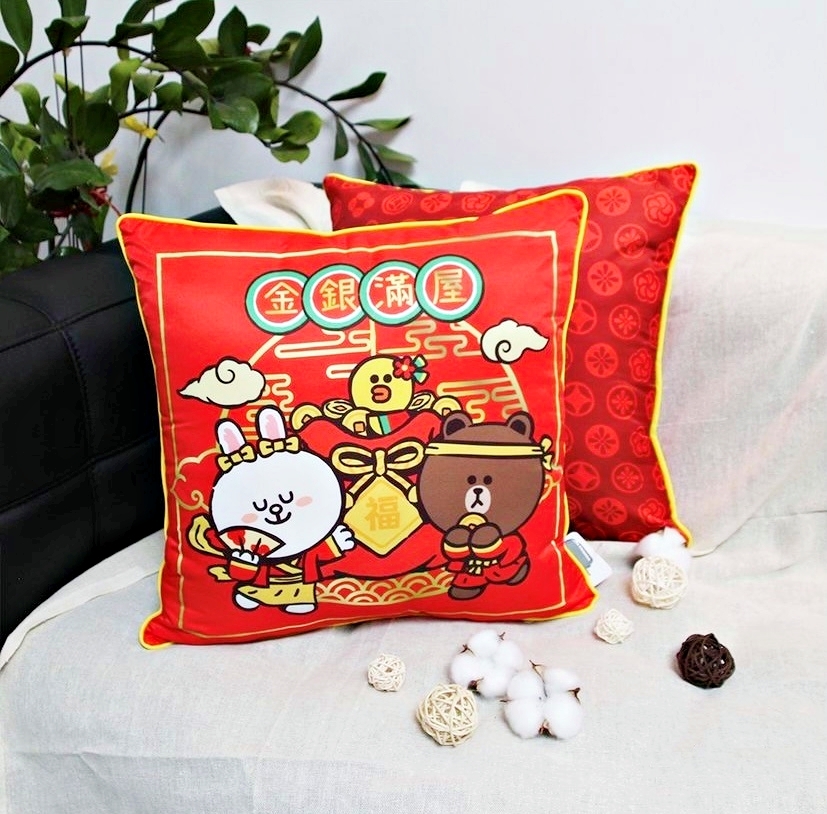 LINE FRIENDS - 咕臣 抱枕(新年版)