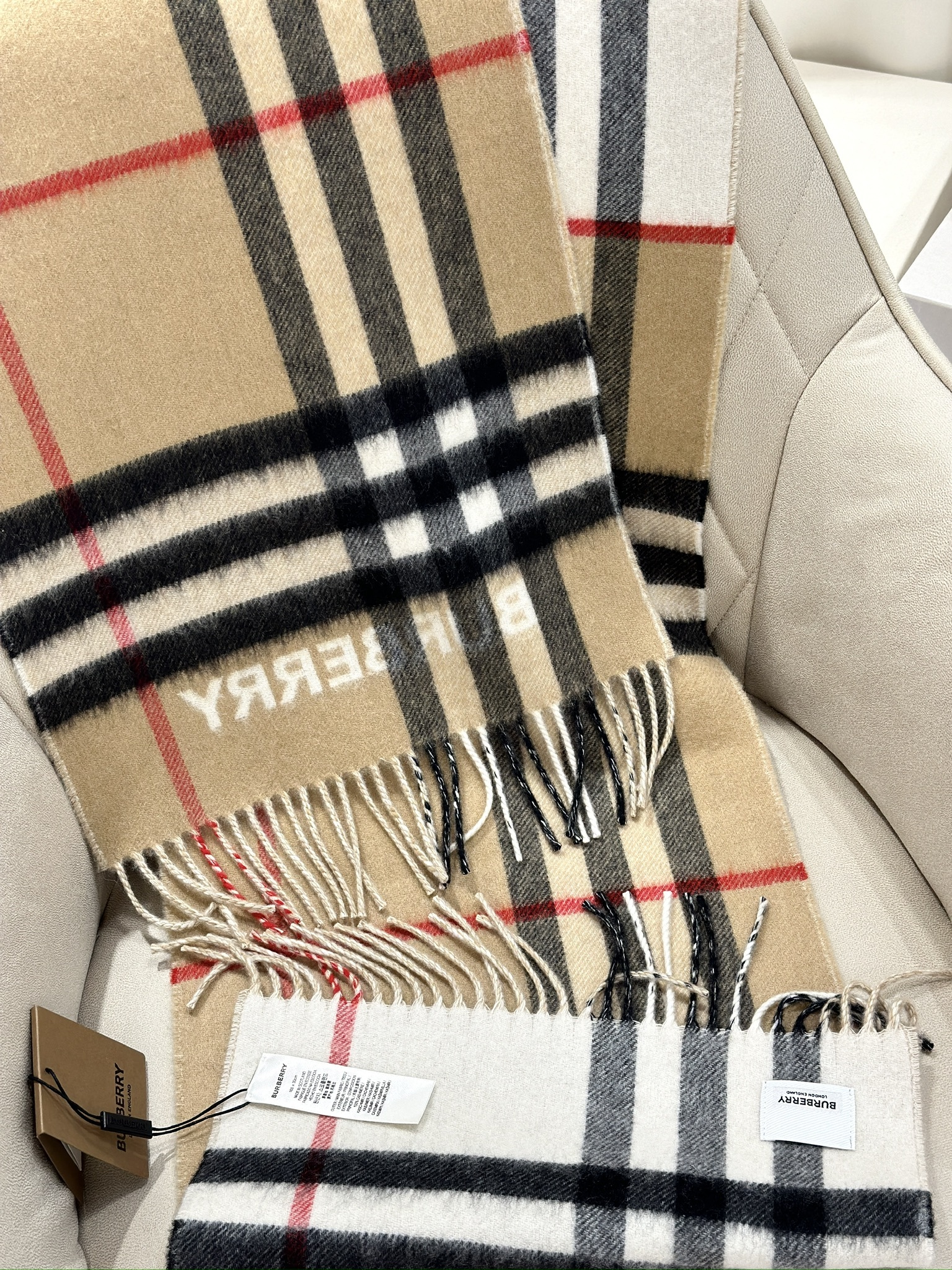BURBERRY Contrast Check Cashmere Scarf