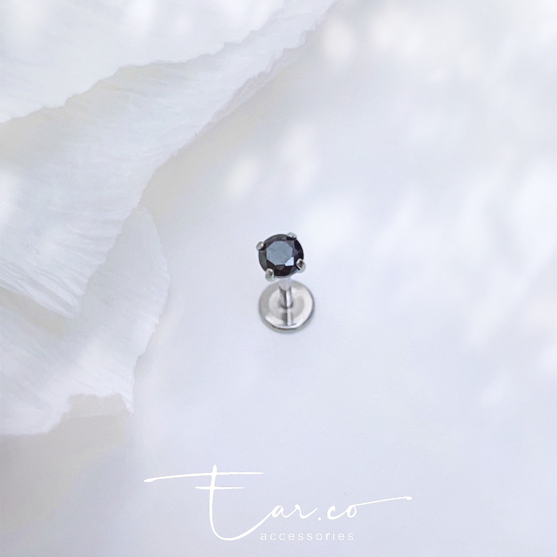 四爪黑色石平頭耳門/耳珠/耳骨釘 [G23 Titanium] [單支]