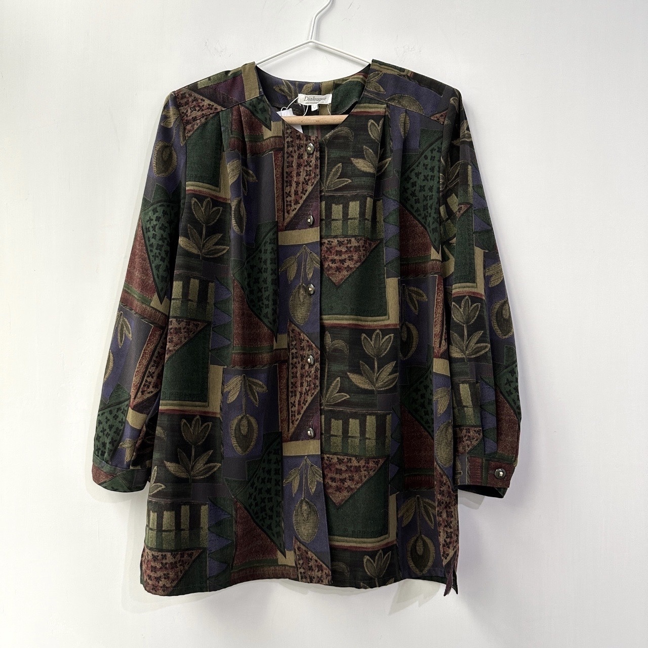 日本製深色系圖形上衣