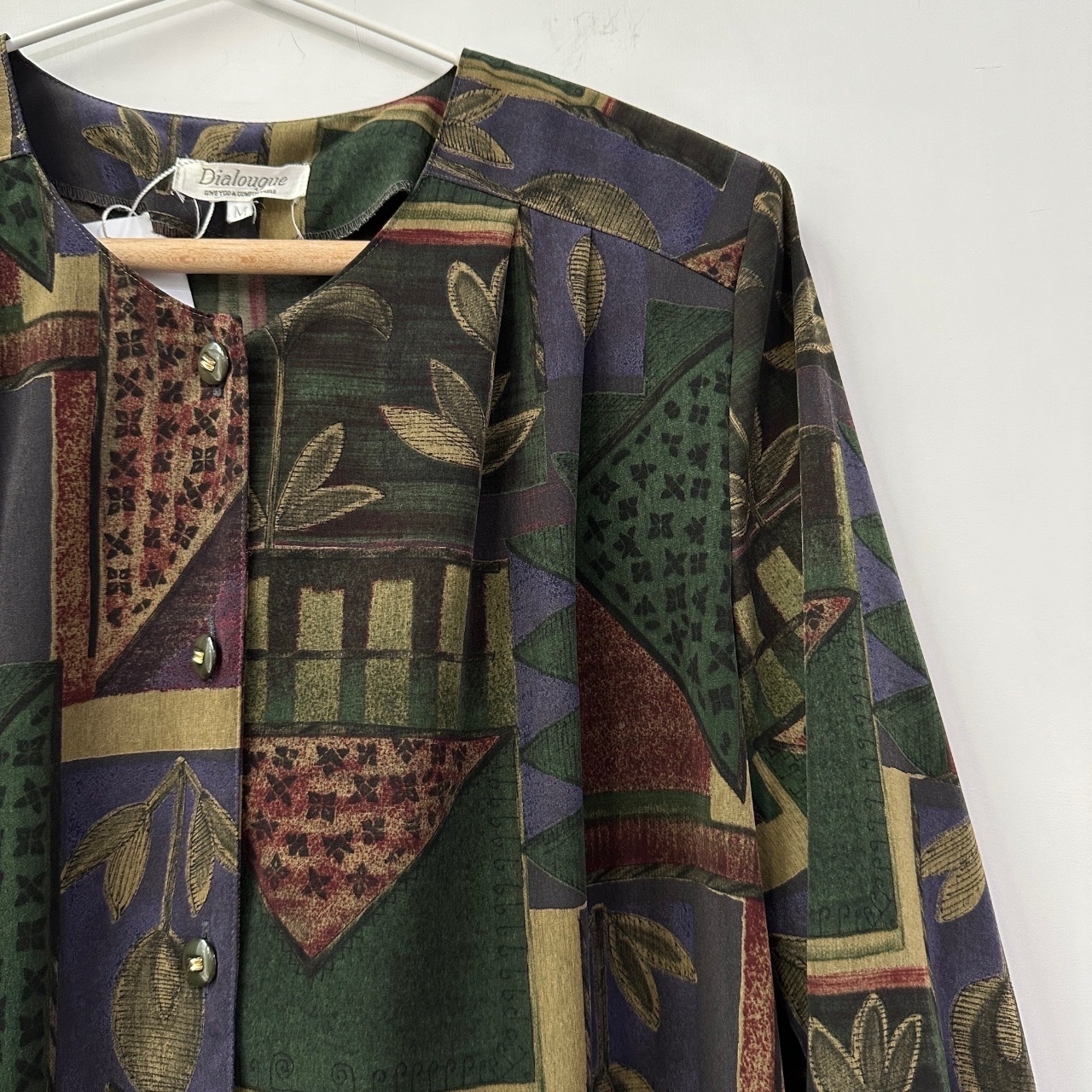 日本製深色系圖形上衣