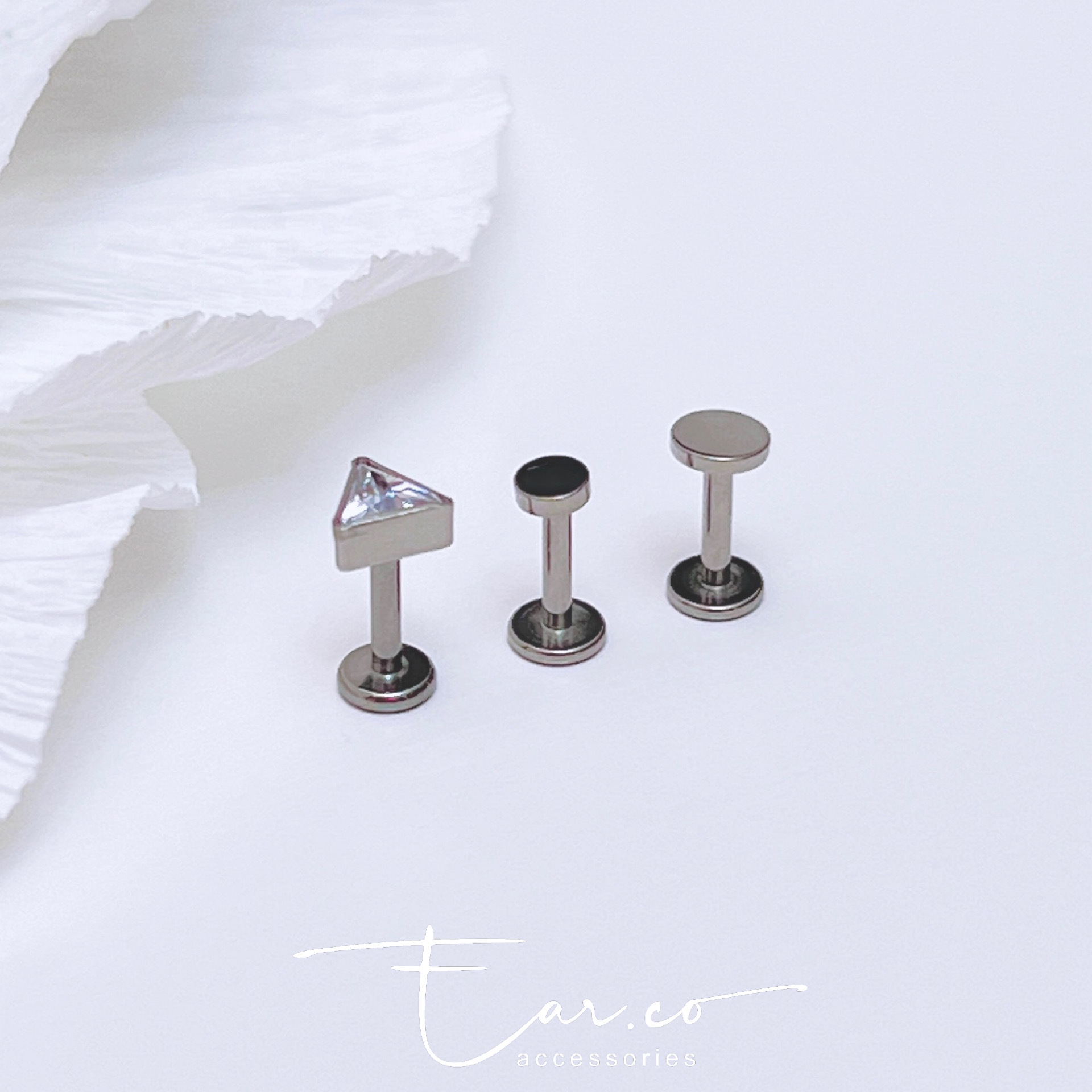 閃石小三角/小圓盤平頭耳門/耳珠/耳骨釘 [G23 Titanium] [單支]