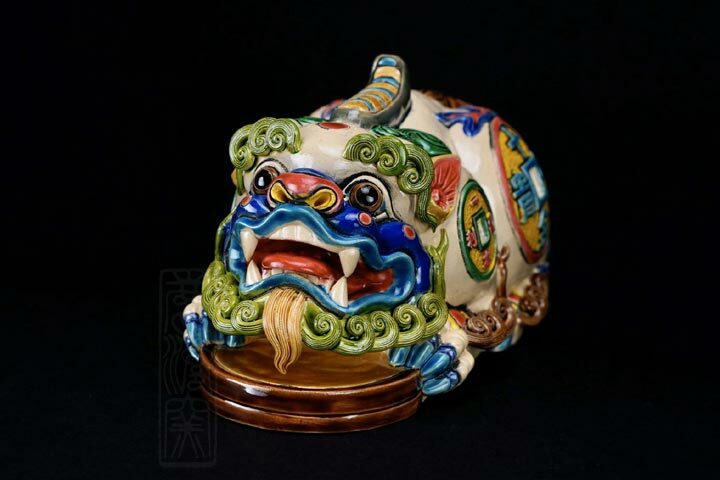 台灣國寶交趾陶｜臥 握財貔貅