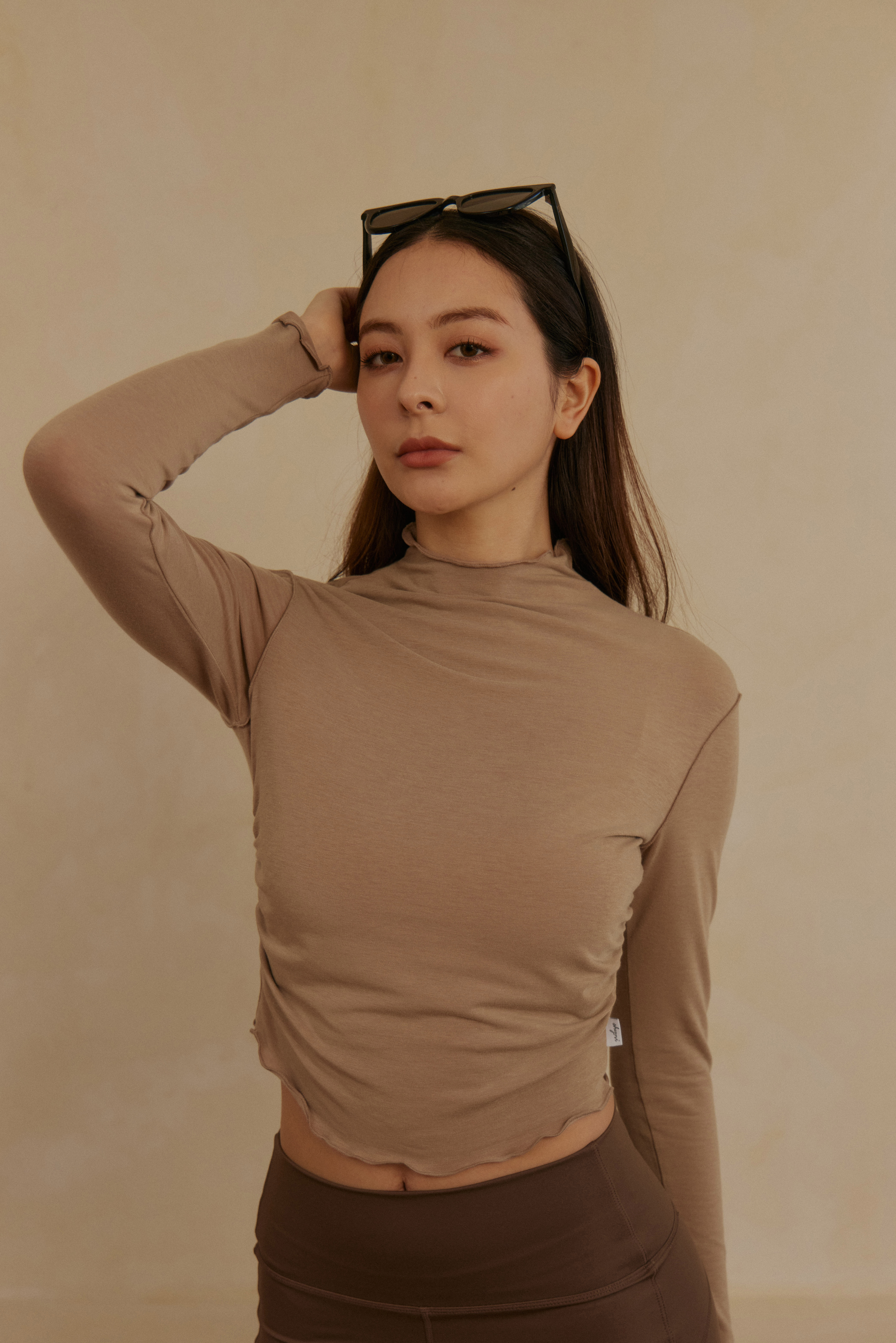 落袖木耳捲邊上衣- 卡其