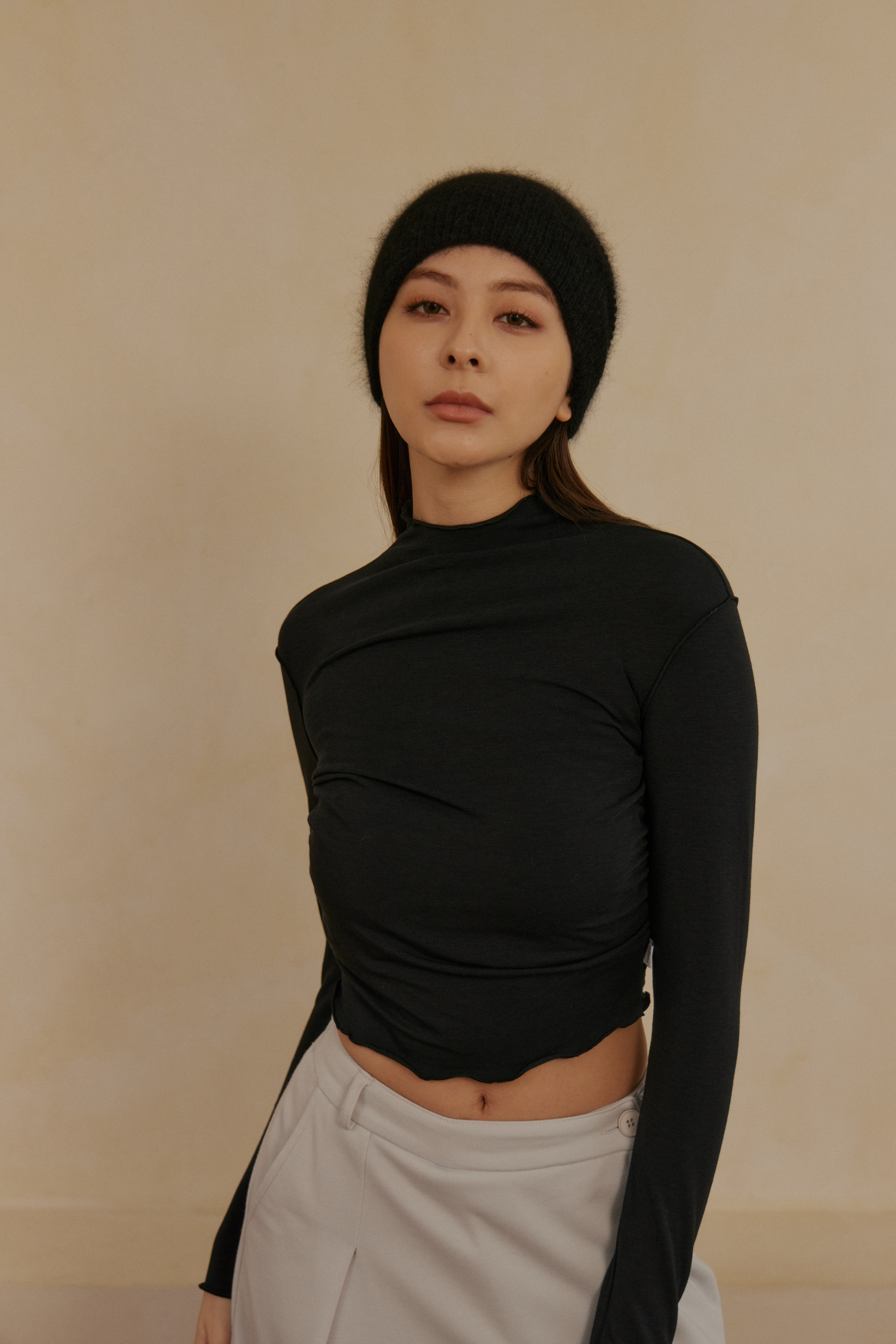 落袖木耳捲邊上衣- 黑