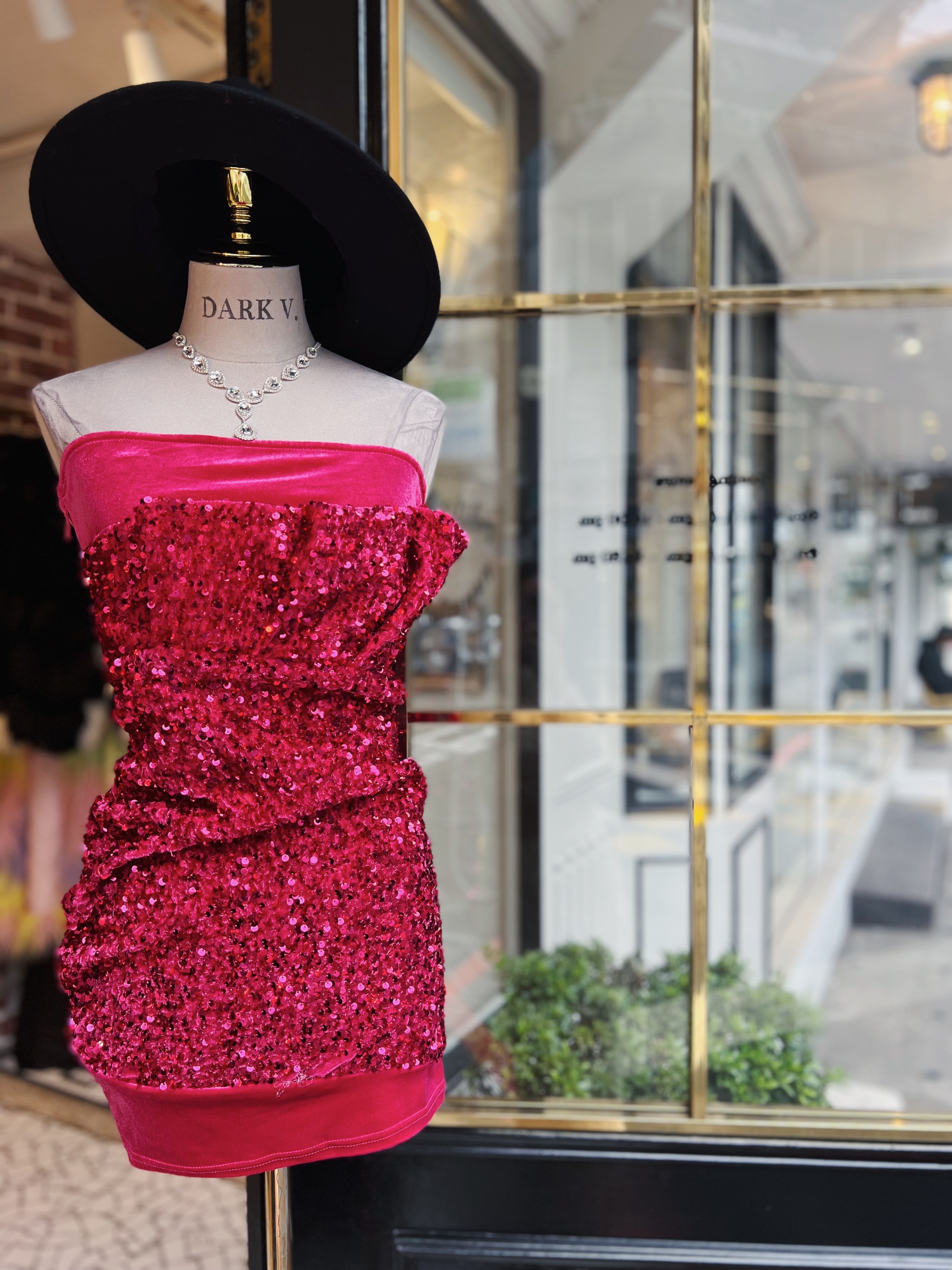 Magenta 桃紅絨亮片打摺平口Mini Dress