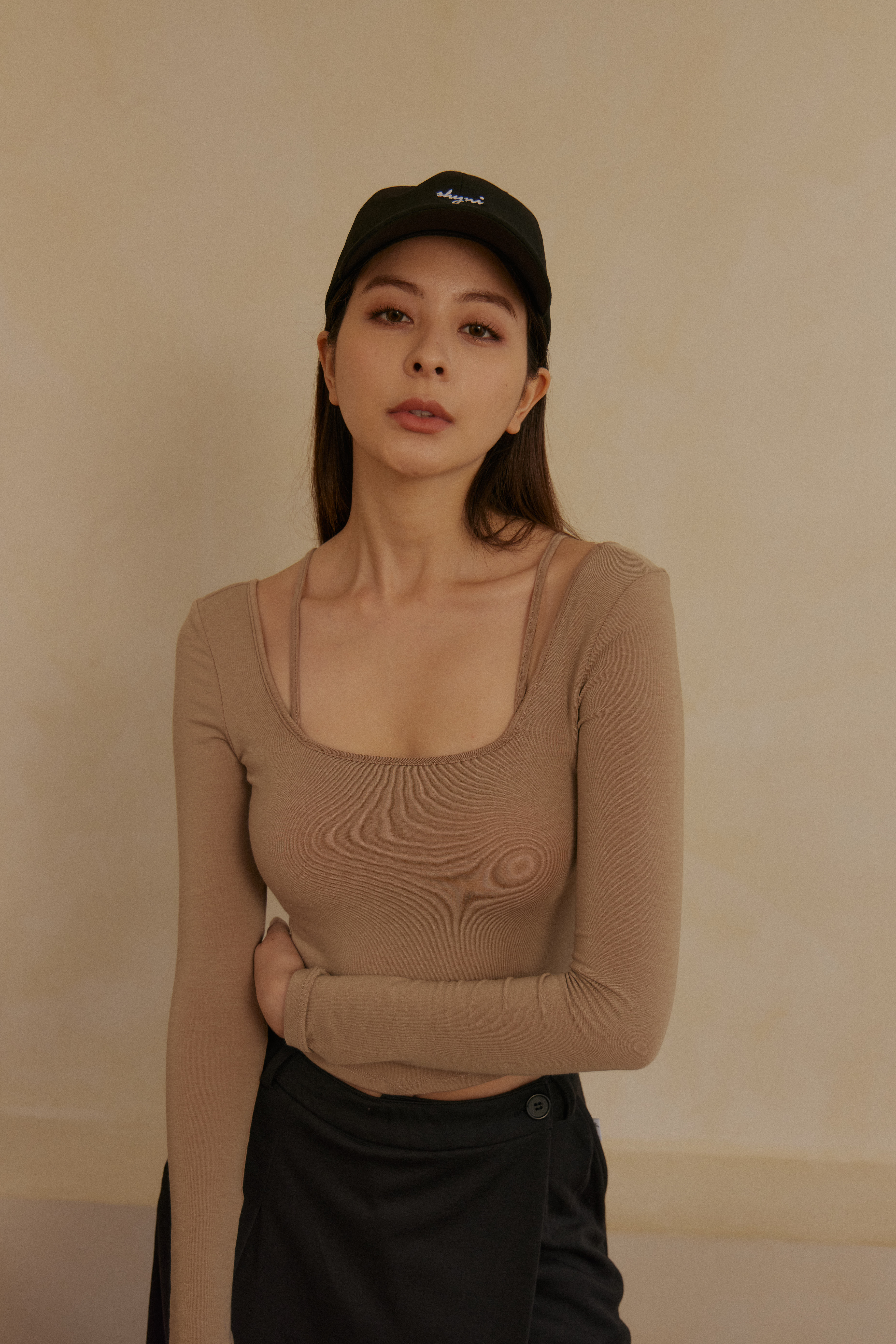 下擺圓弧方領Bra Top- 卡其