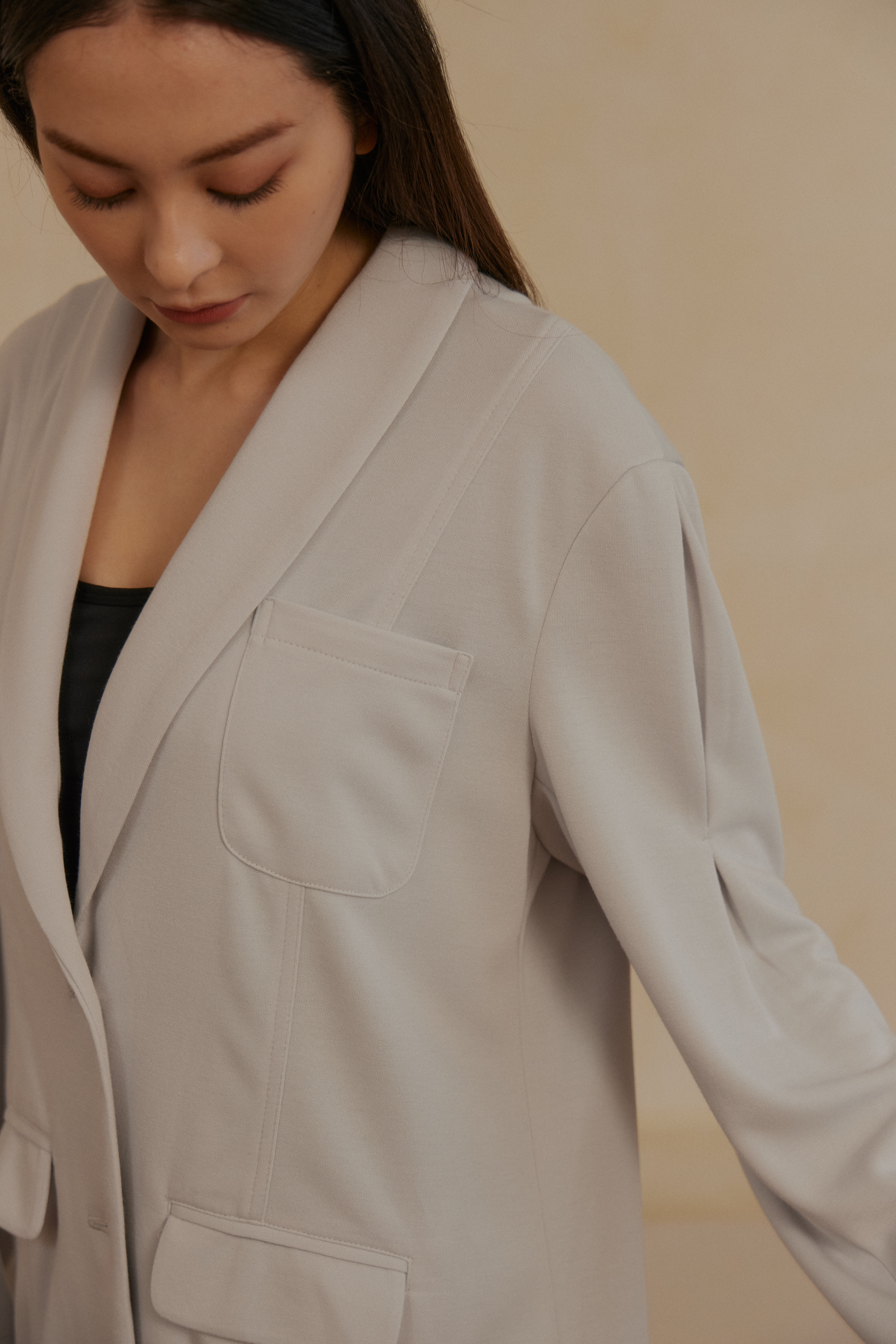 袖打摺寬鬆西裝外套- 淺灰
