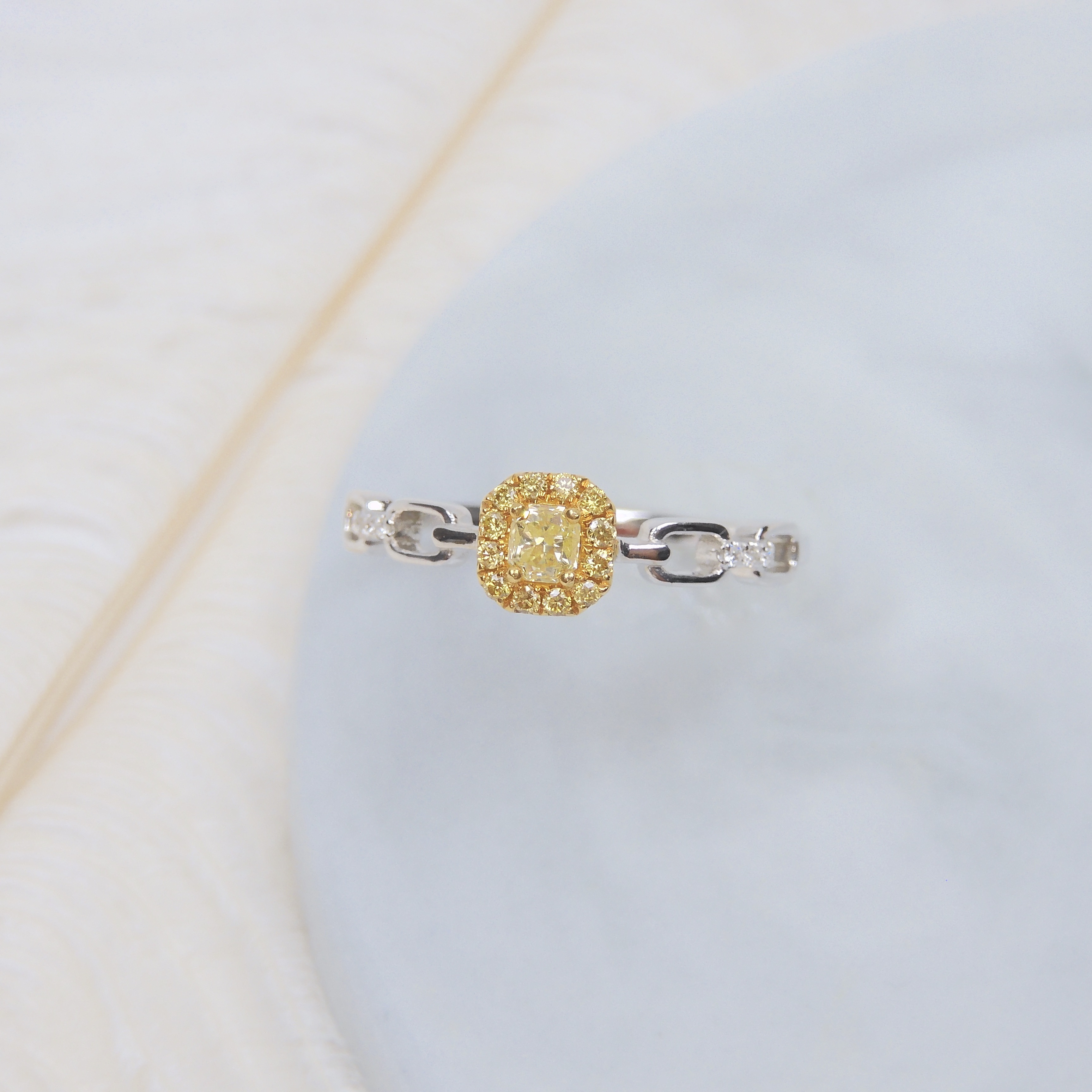 18K金 0.16ct 黃鑽戒指