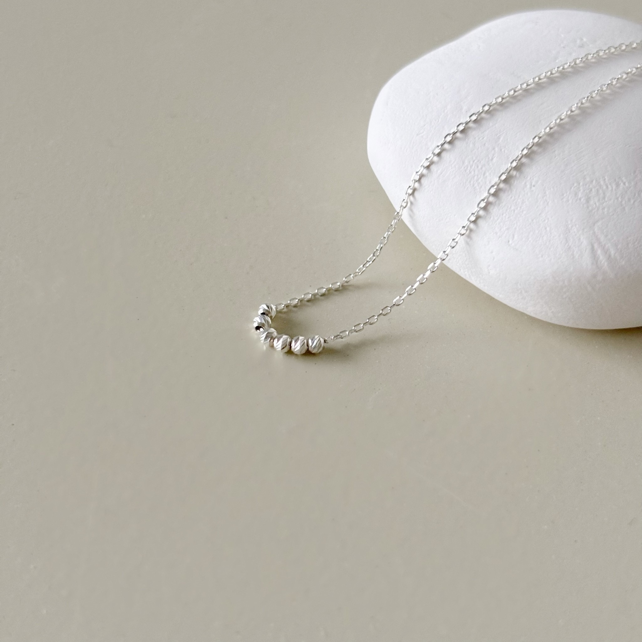 微笑cutting ball鎖骨鏈