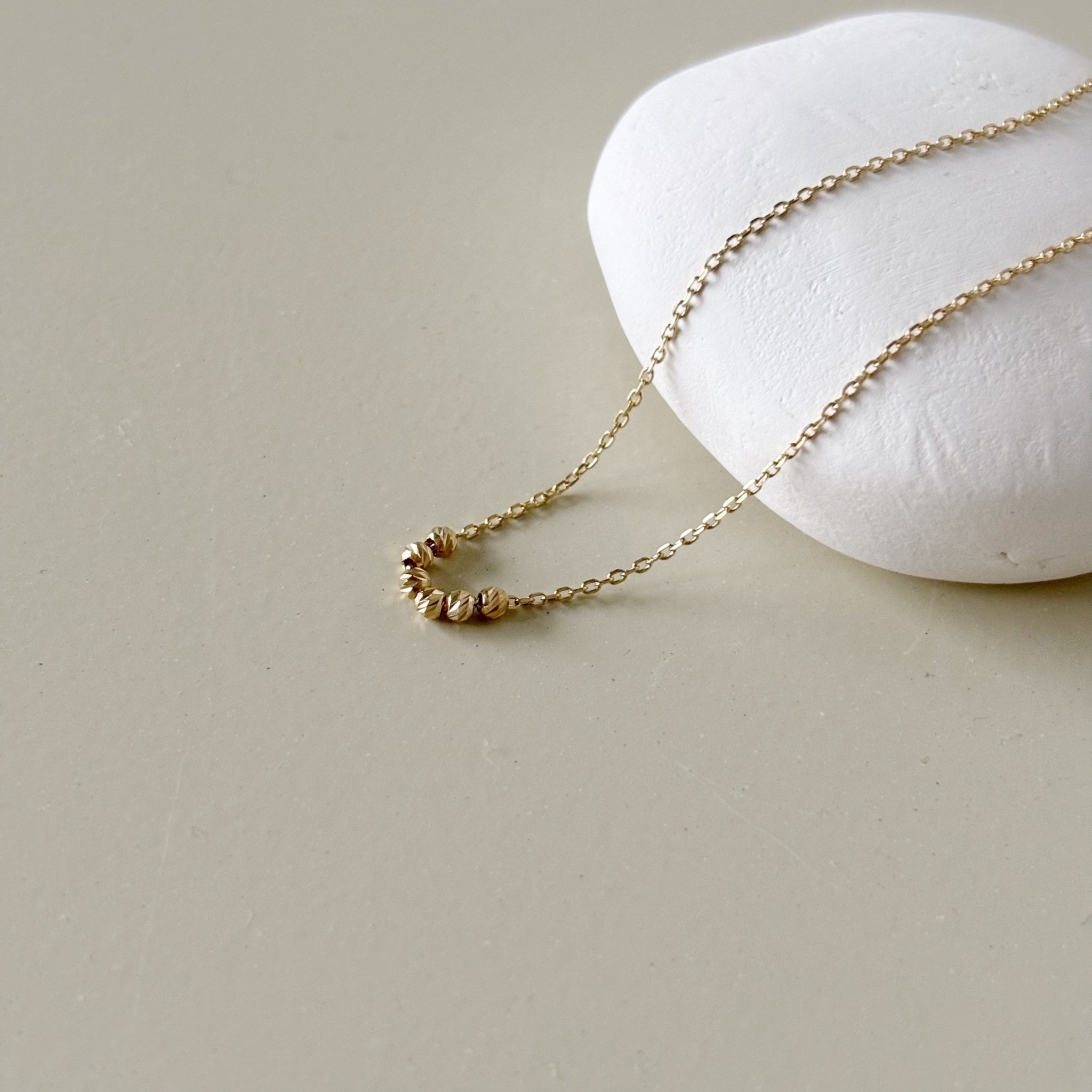 微笑cutting ball鎖骨鏈