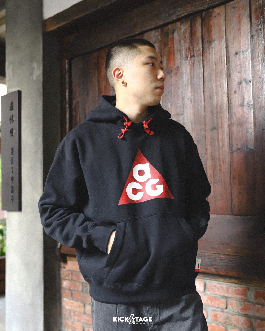 **特價商品售出不退換**男女款 NIKE ACG CNY HOODIE 奶茶色 黑色 龍年 新年 厚磅 大LOGO 長袖 帽T【FZ6193】NKDRAGON