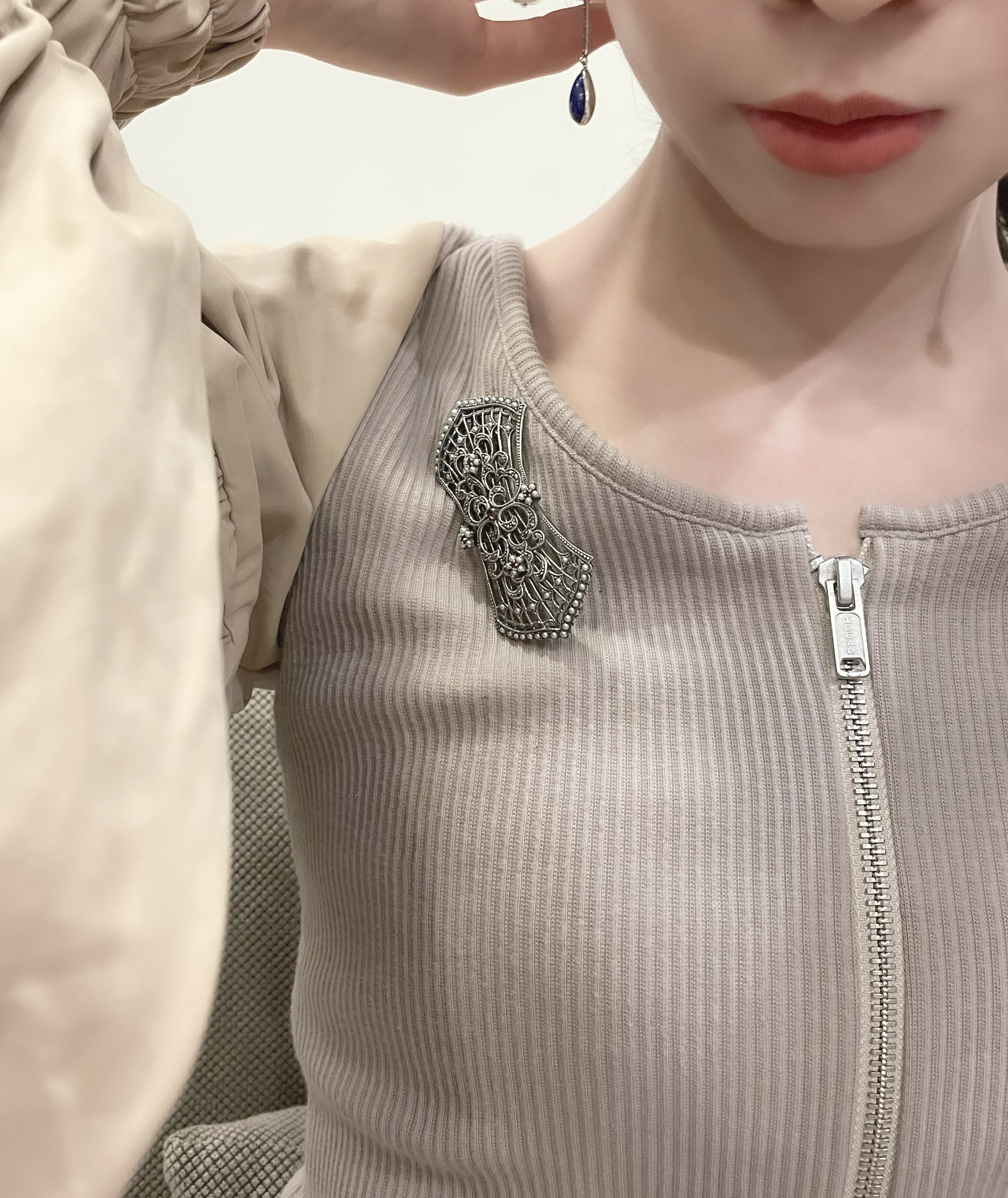 大器紅寶網紗胸墜