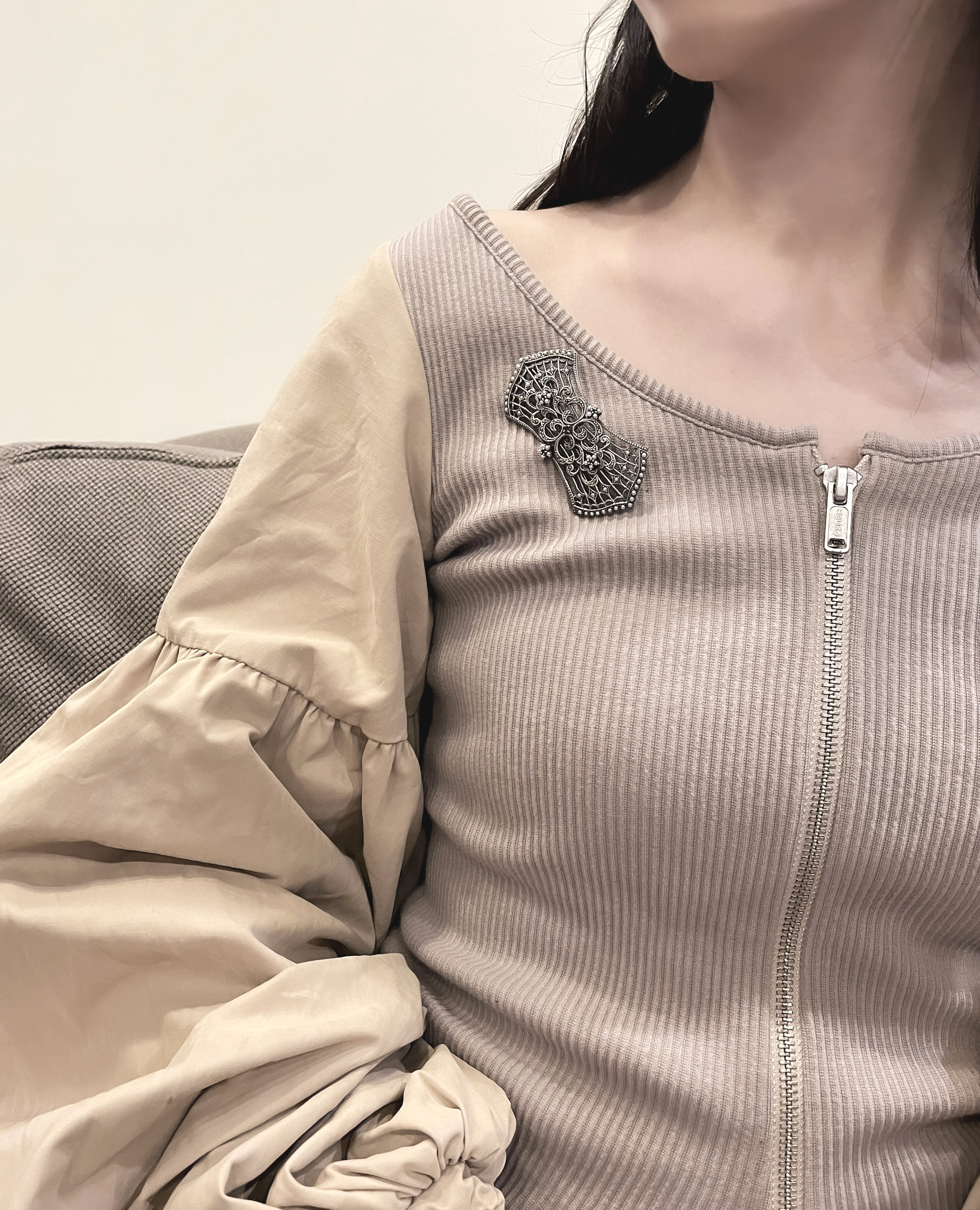 大器紅寶網紗胸墜