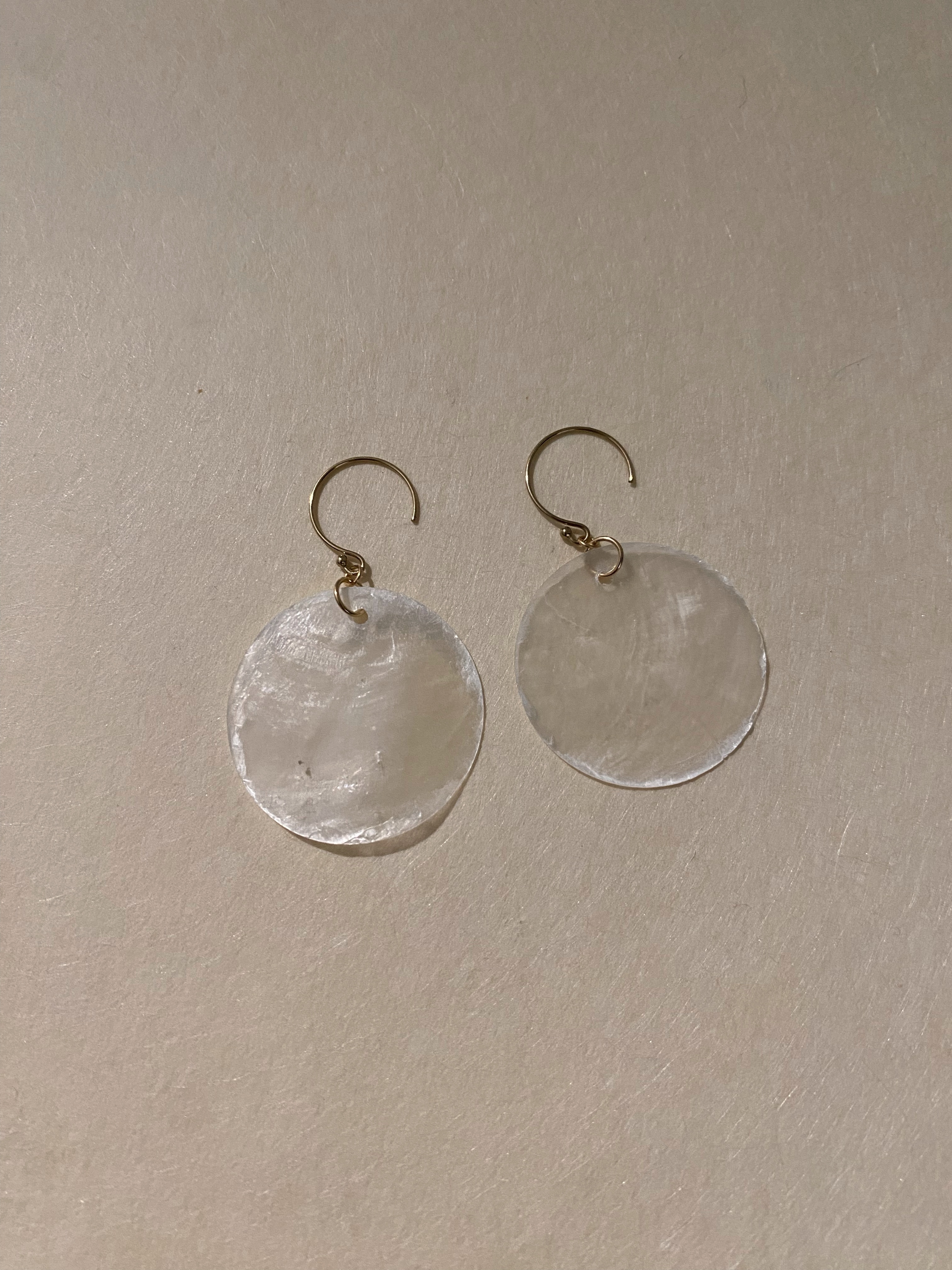 偏光大母貝耳環