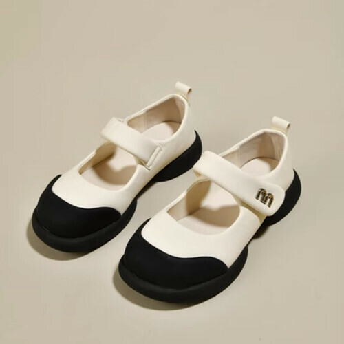 Cute thick-soled shoes with soft soles