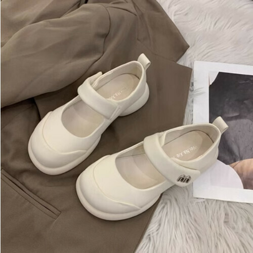 Cute thick-soled shoes with soft soles