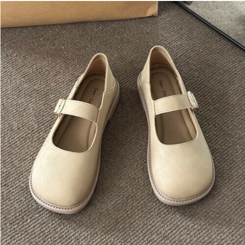 Shallow mouth versatile flat shoes