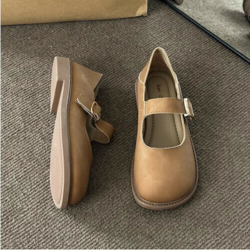 Shallow mouth versatile flat shoes