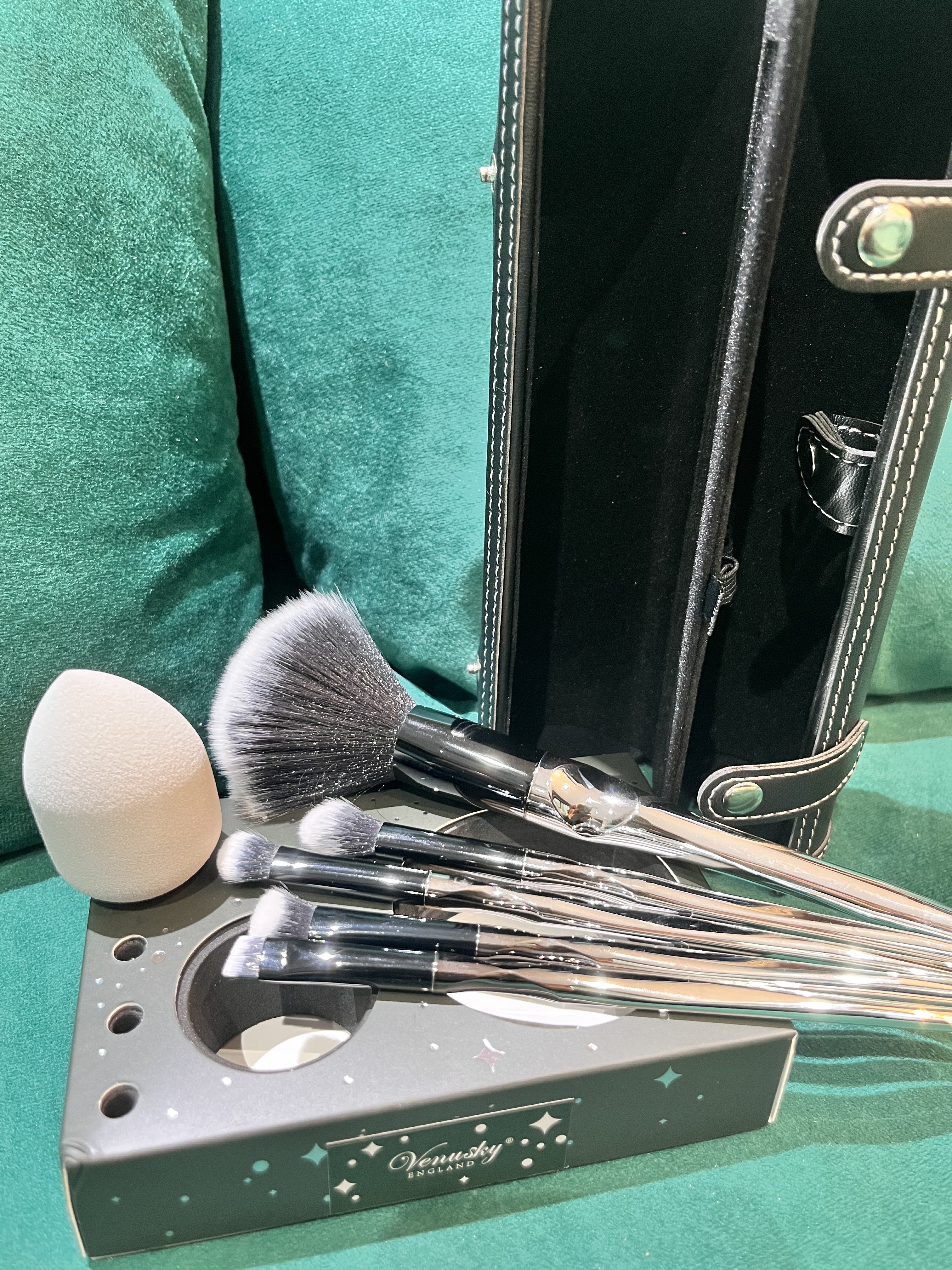 VENUSKY 化妝刷+美妝蛋帶真皮收納盒7件套裝