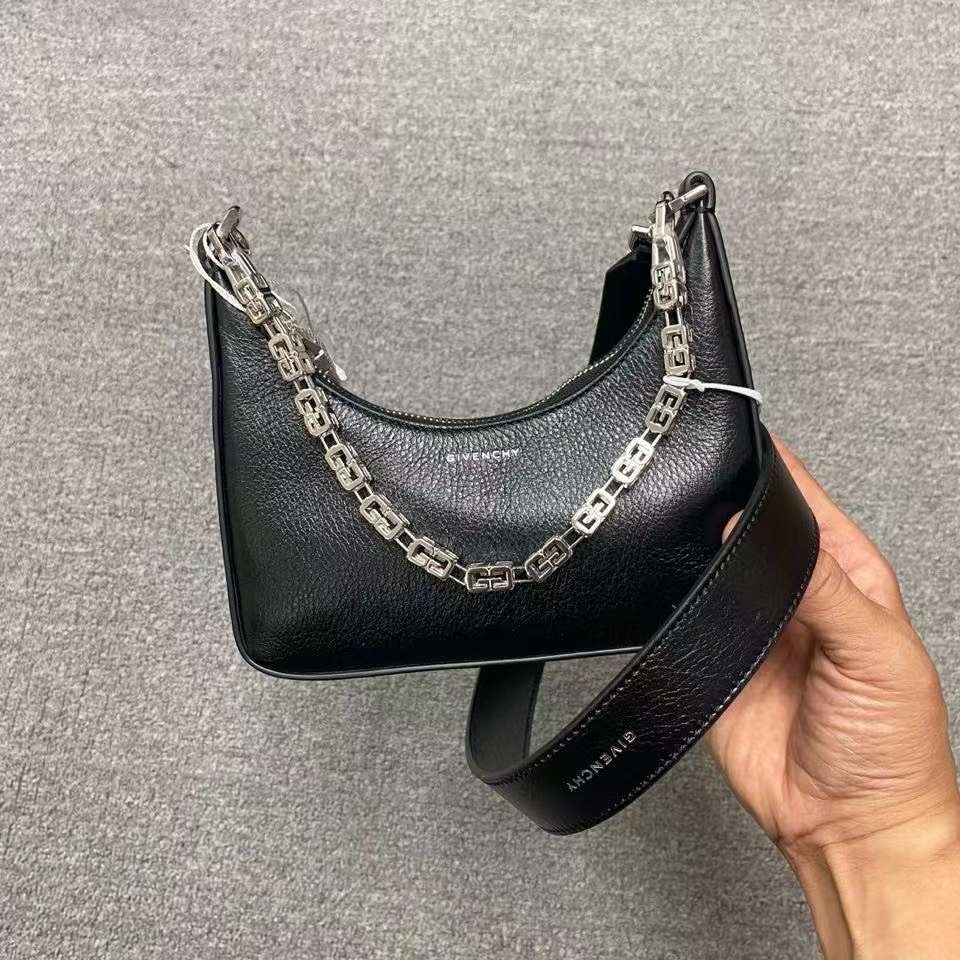 Givenchy Moon Cut Out迷你 半月包 -M