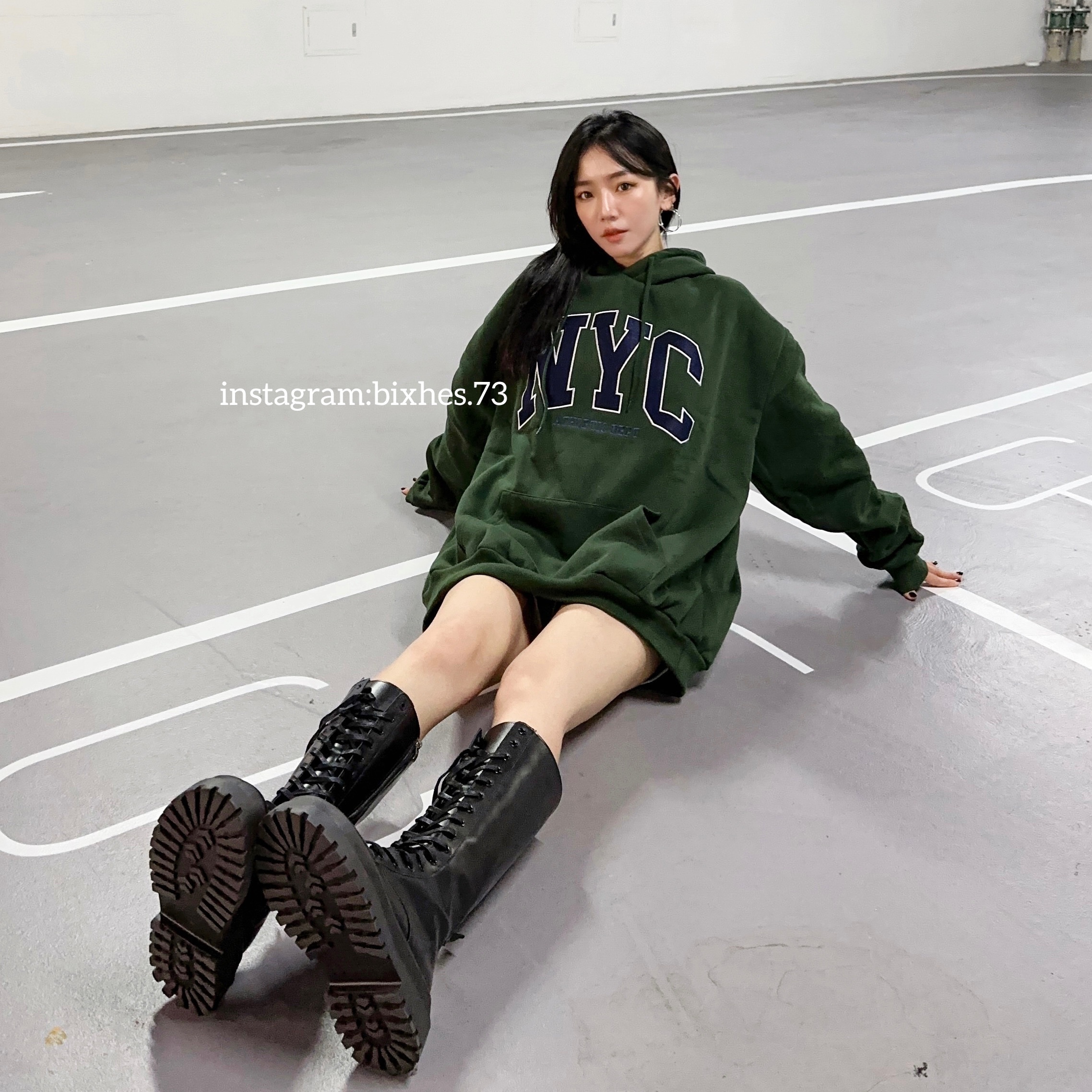 電繡大NYC帽T(B00061)