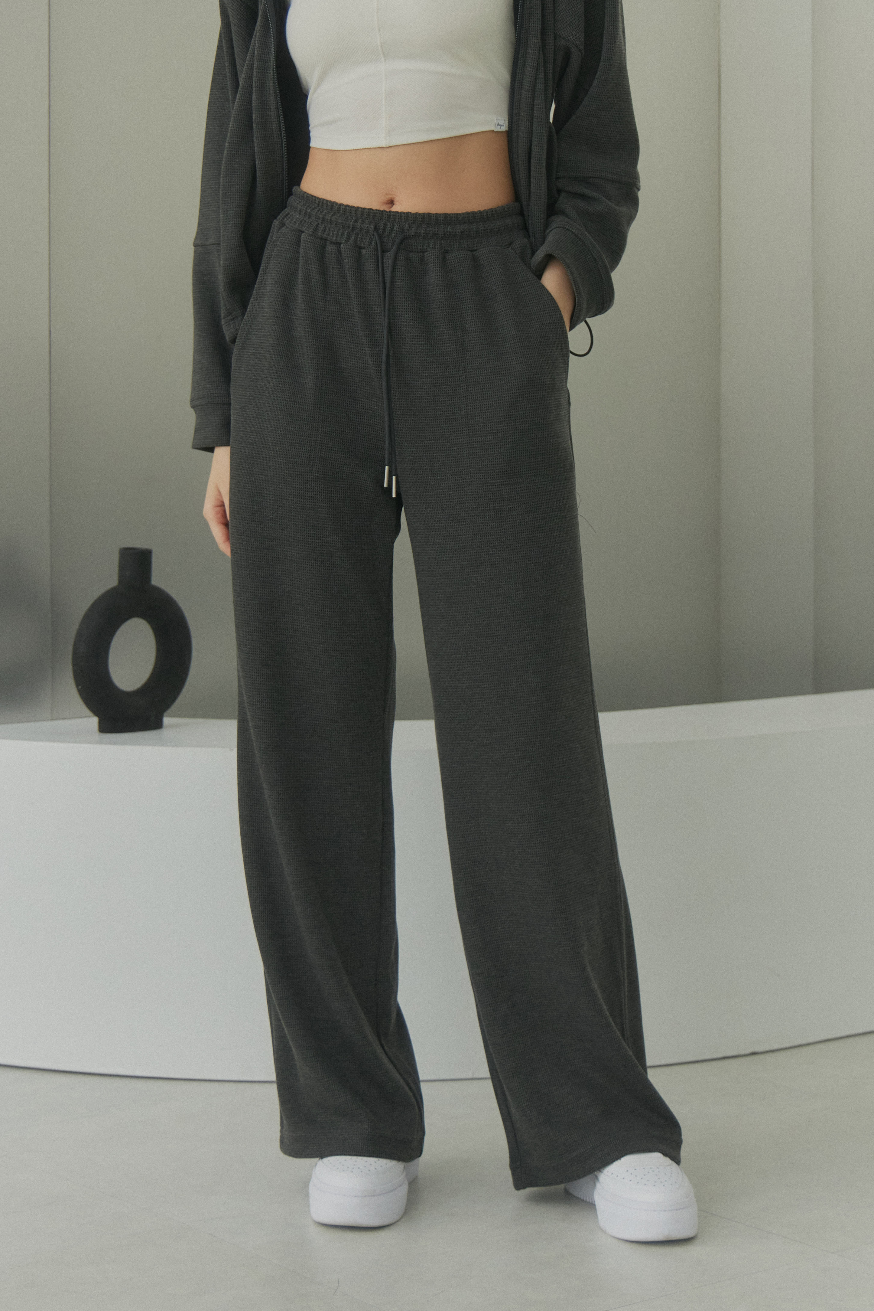 華夫格高腰落地寬褲- 灰黑
