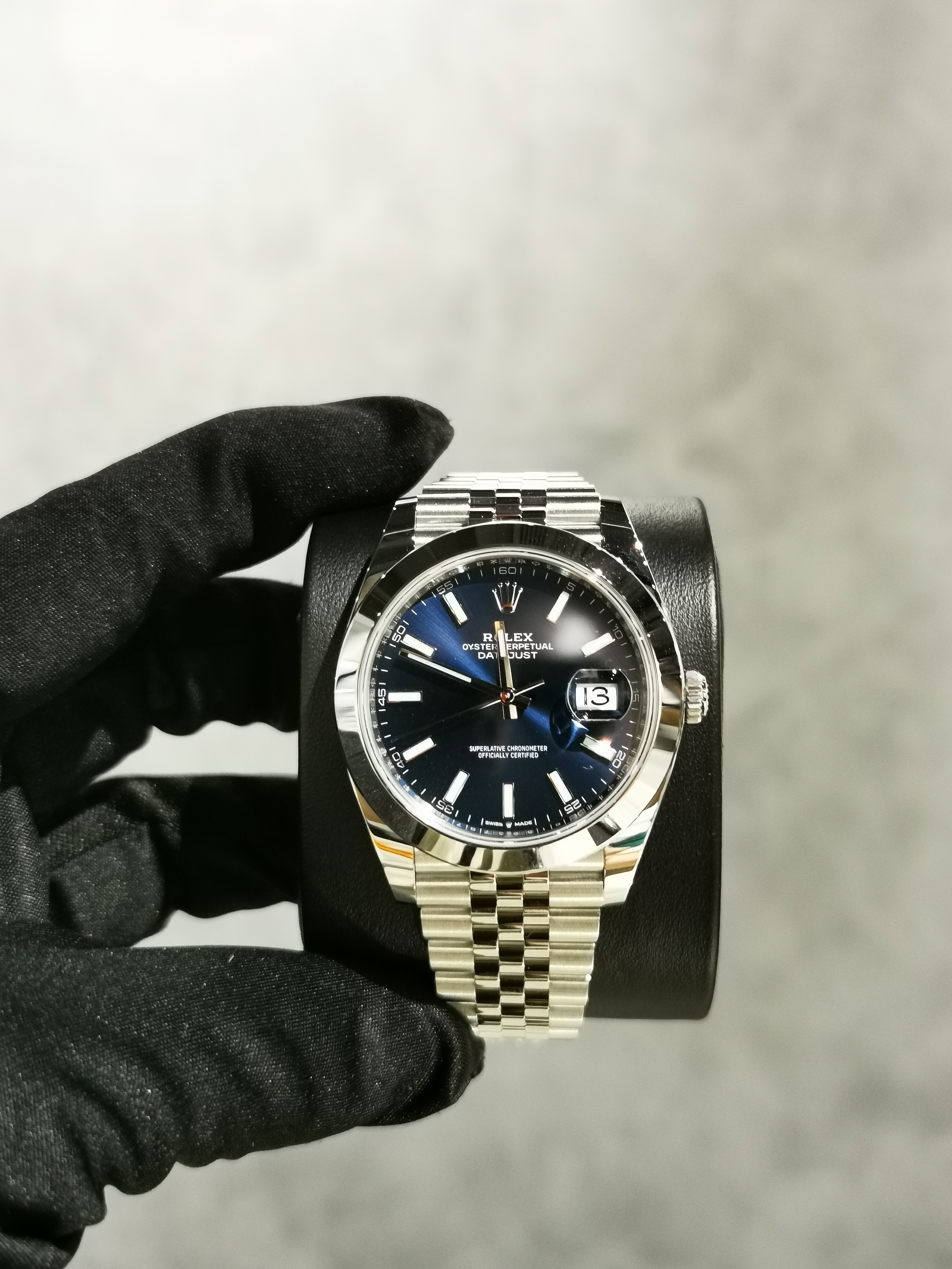 BRAND NEW ROLEX 126300 BLUE DIAL DATEJUST 41mm JUBILEE STRAP STAINLESS STEEL