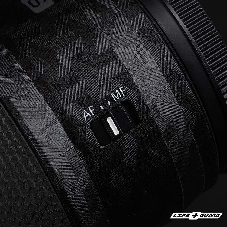 箭影黑貼膜質感特寫，LIFE+GUARD 設計風格