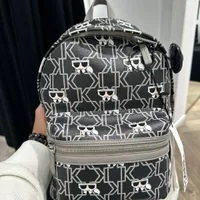 [S] KARL LAGERFELD 23WW3086 K/MON KOCKTAIL BACKPACK,GREY MULTI, 8720744559023 (SKL802)
