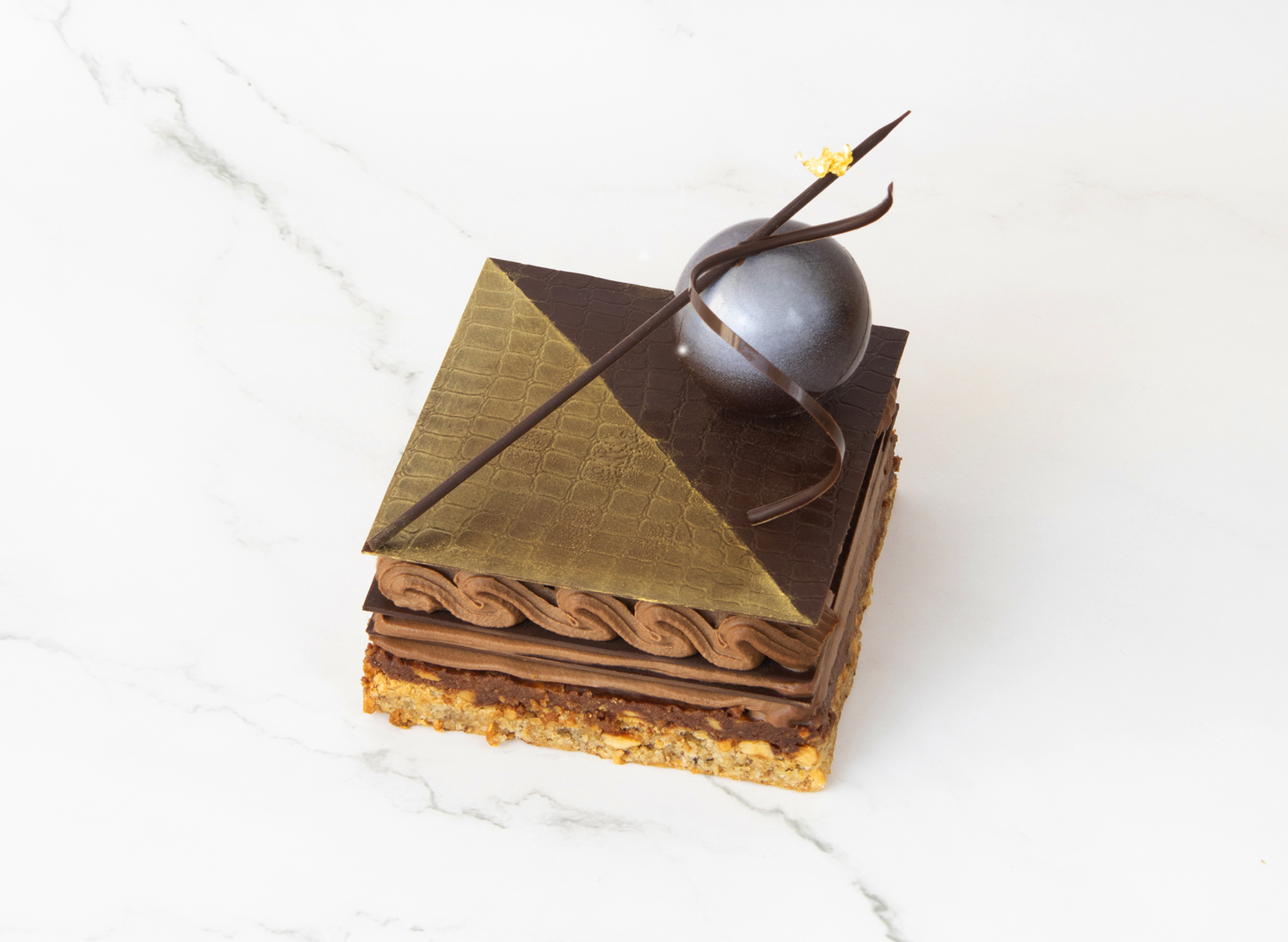 Hazelnut Chocolate Crunchy Cake PTW047L