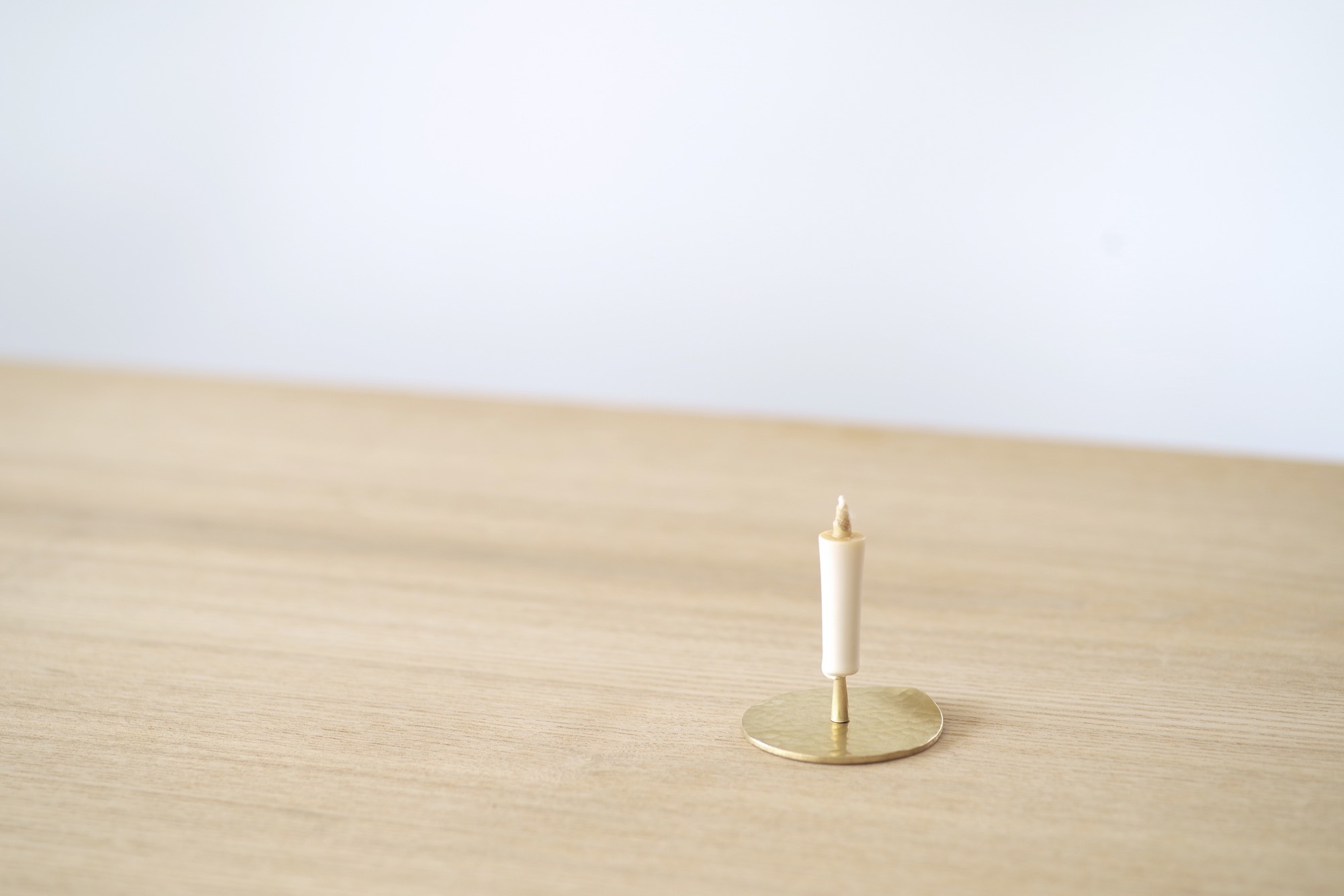 DAIYO 黃銅捶打板圓燭台