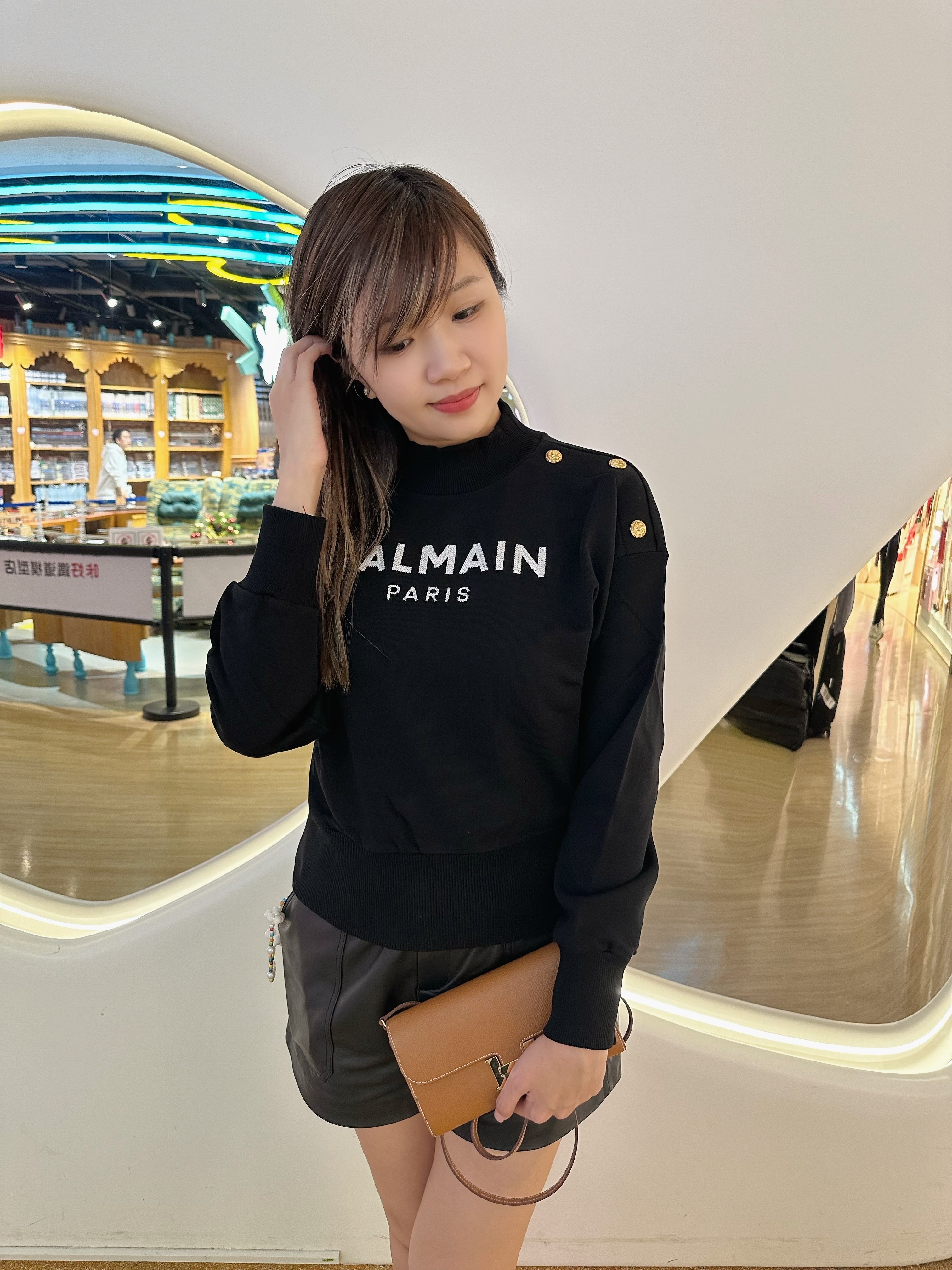 Balmain 黑色金鈕logo 衛衣  -T