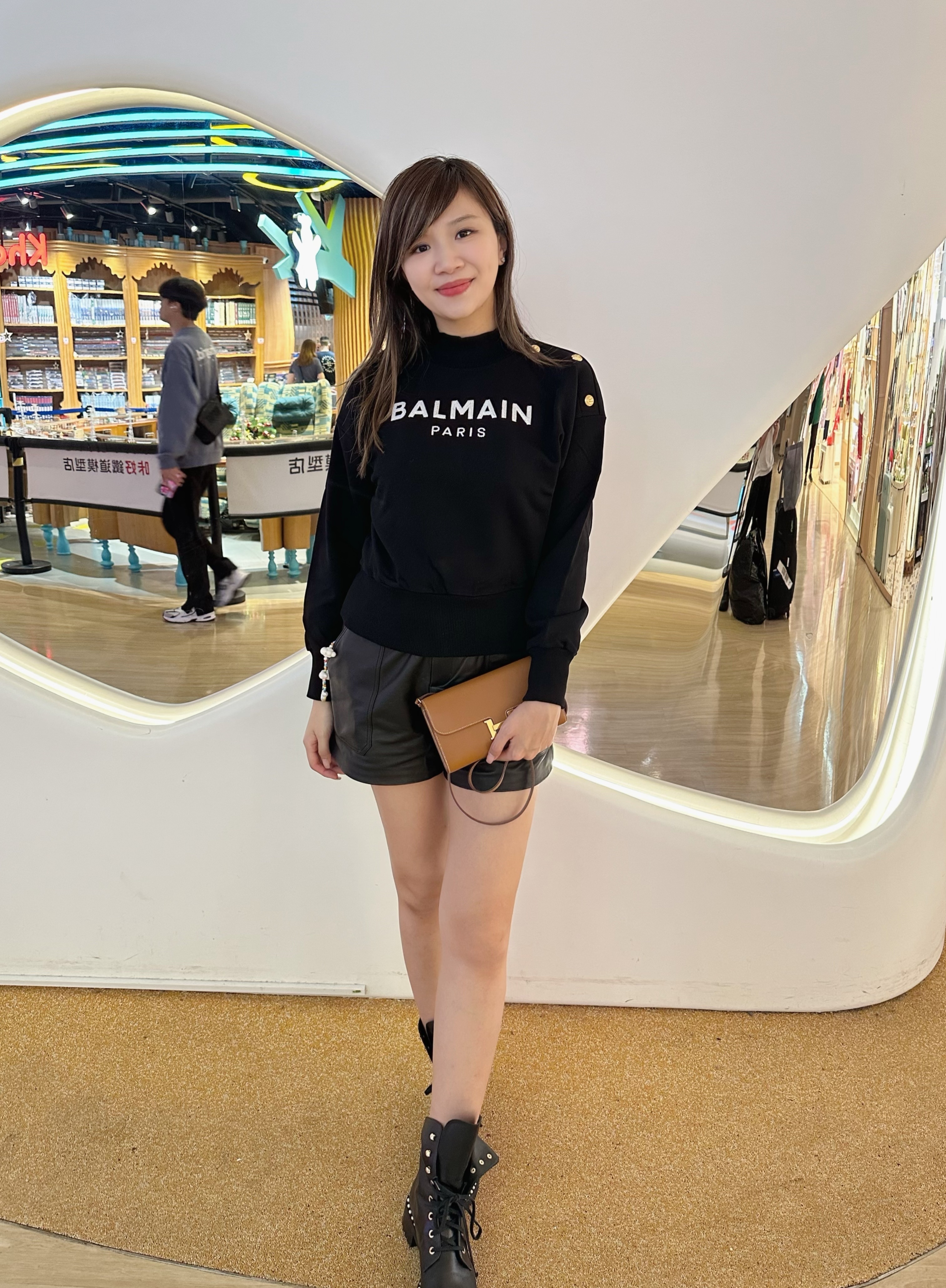 Balmain 黑色金鈕logo 衛衣  -T