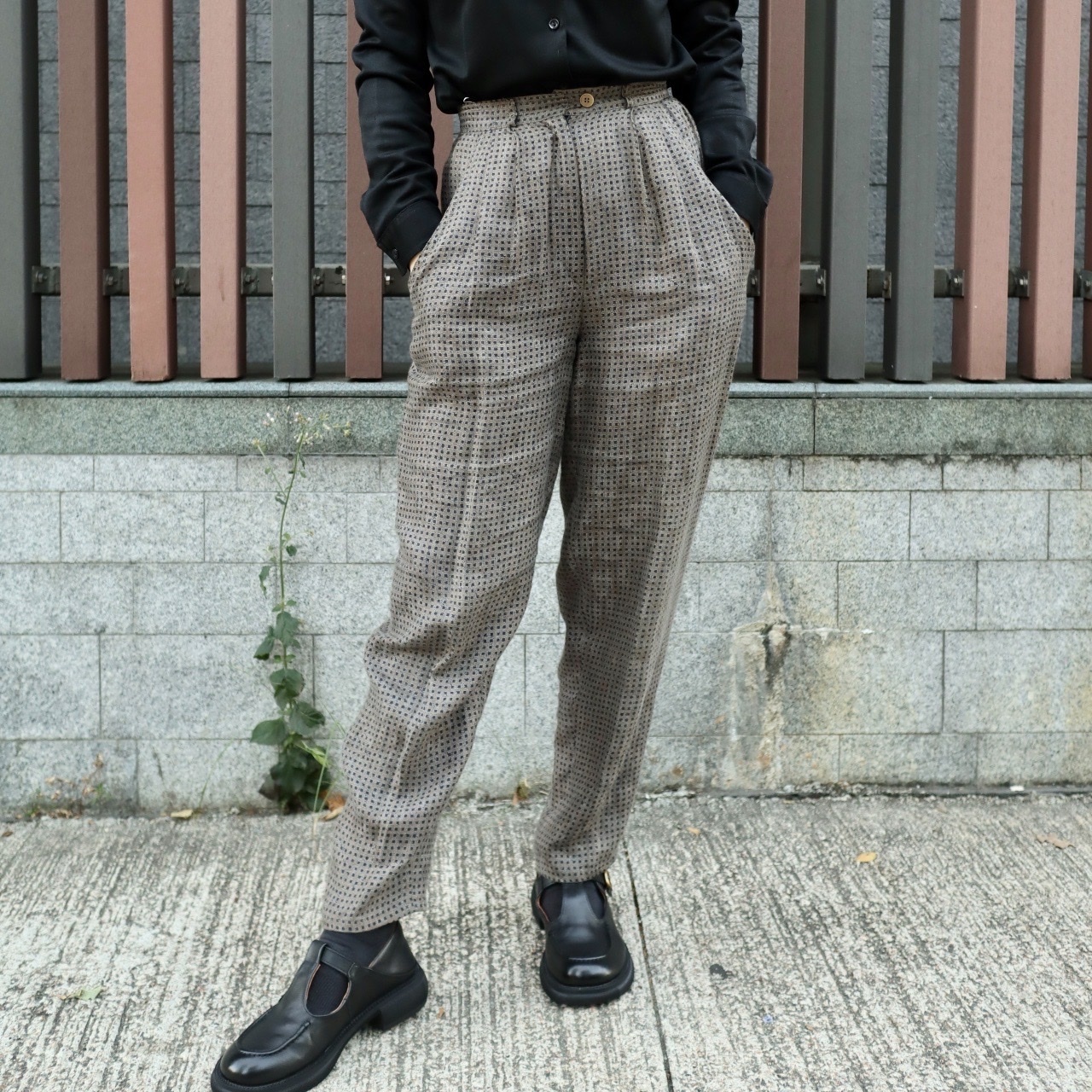 意大利製深灰細格麻質長褲