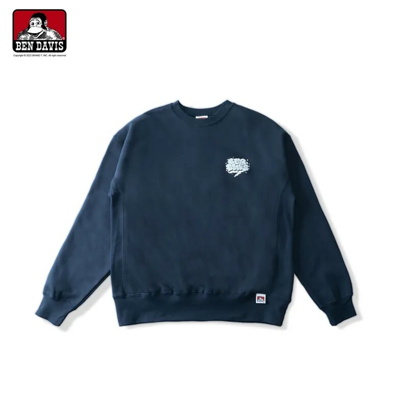 【 BEN DAVIS | SMOKE LOGO CREW 煙霧發泡字麵包車大學T 2色】