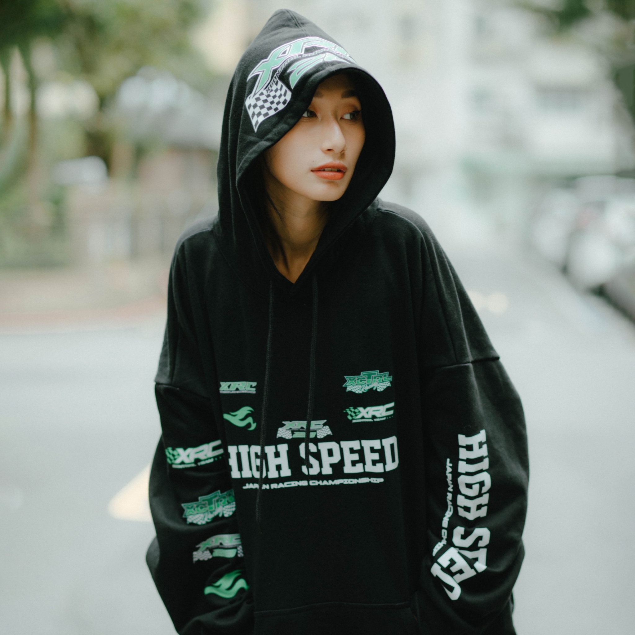 XCTRL 高速賽車寬版帽T-黑