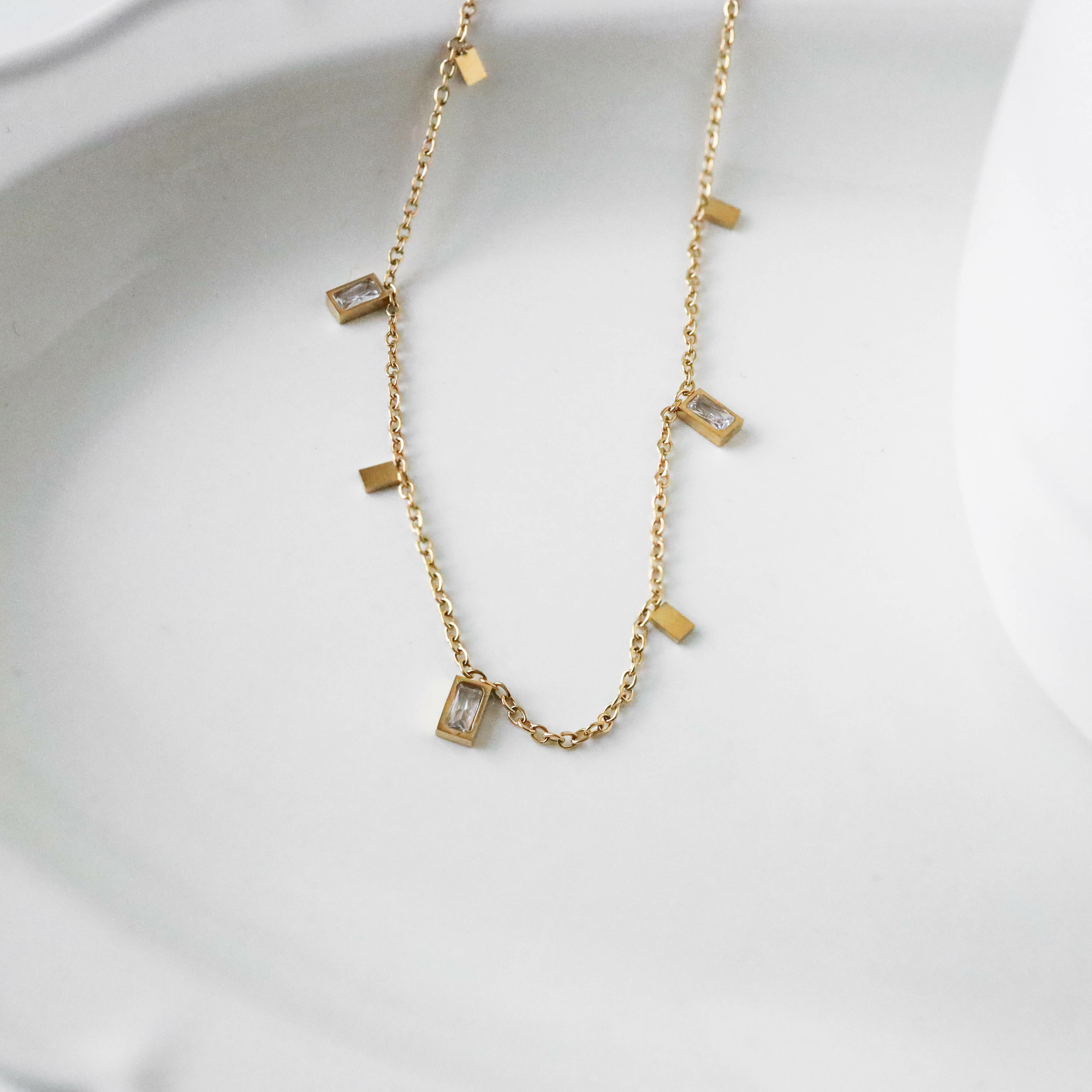 不怕水金色長方鑽項鍊