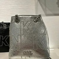 [S] KARL LAGERFELD 23WW3041 K/FESTIVE SMALL BUCKET BAG,SILVER, 8720744558569 (SKL822)