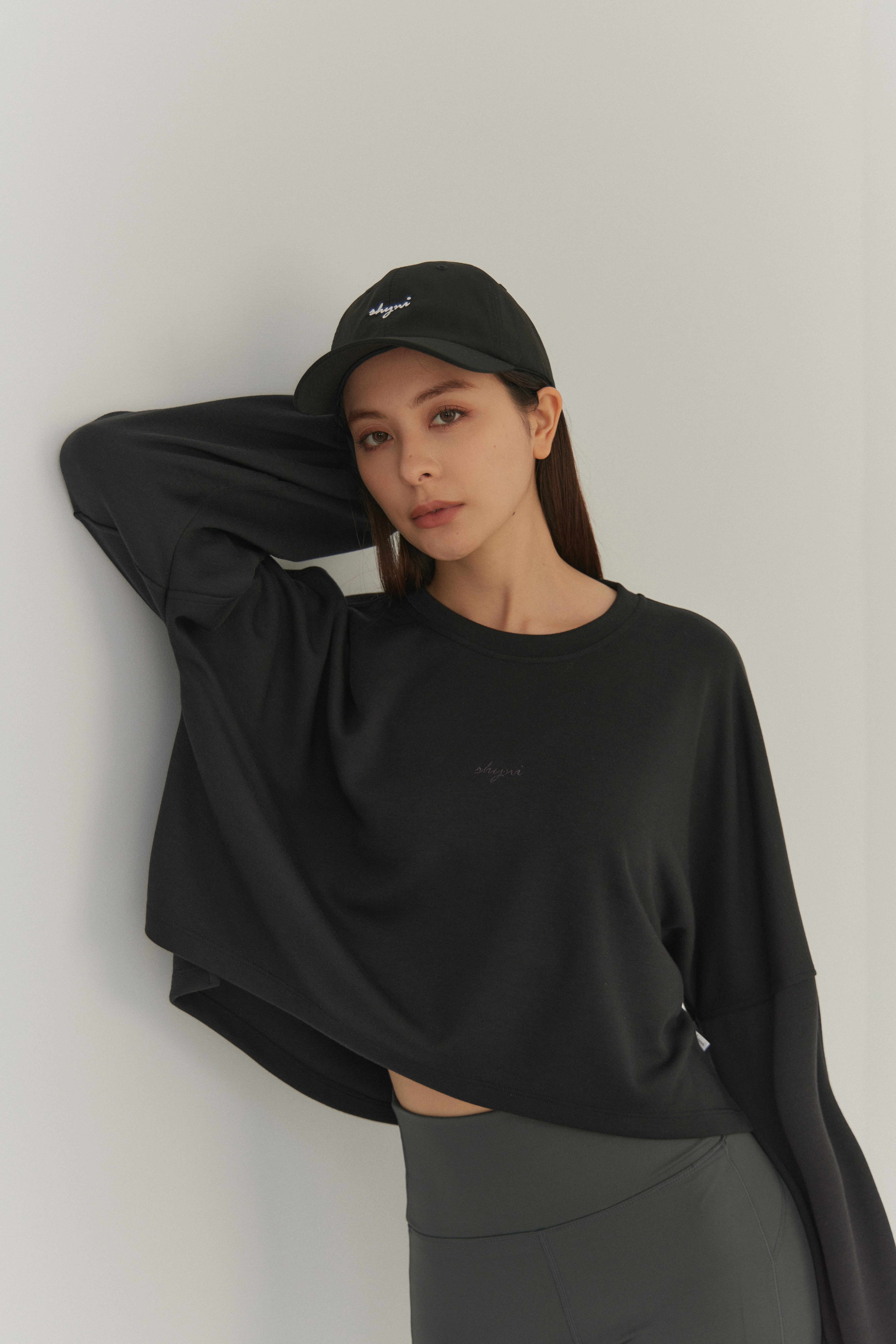 澎澎袖打摺上衣- 黑